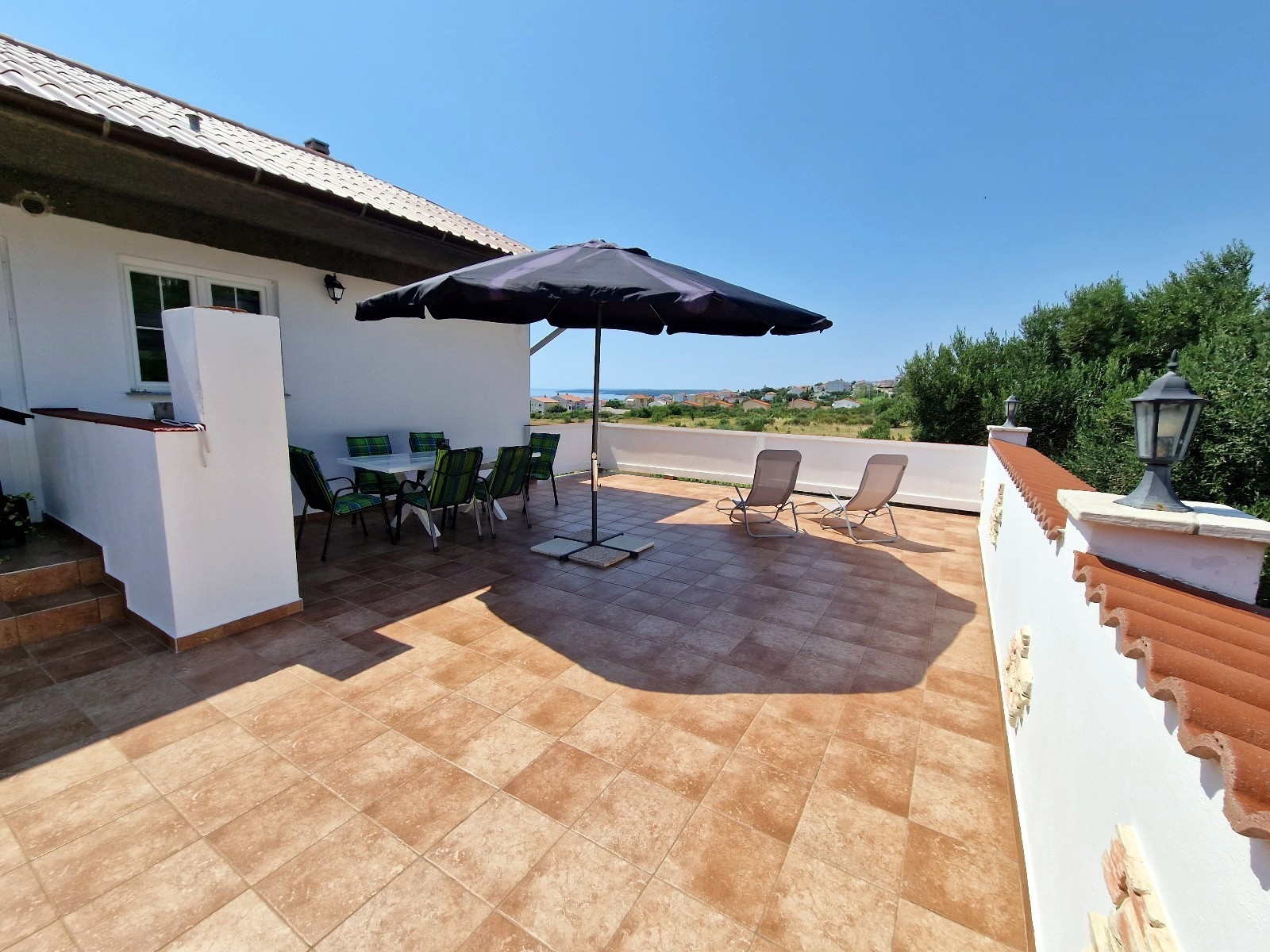Two bedroom apartment with terrace and sea view Barbat, Rab  A-a