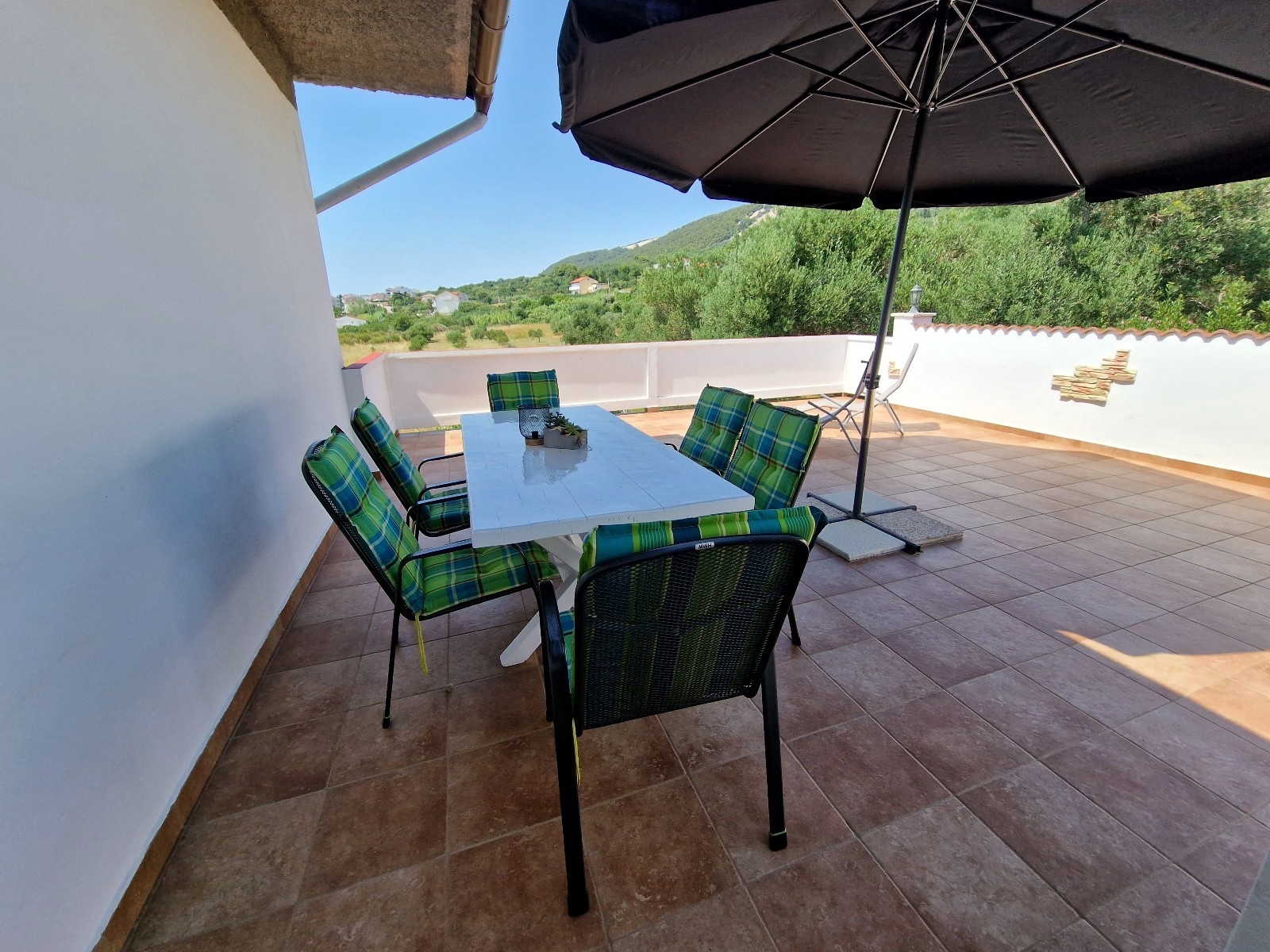 Two bedroom apartment with terrace and sea view Barbat, Rab  A-a