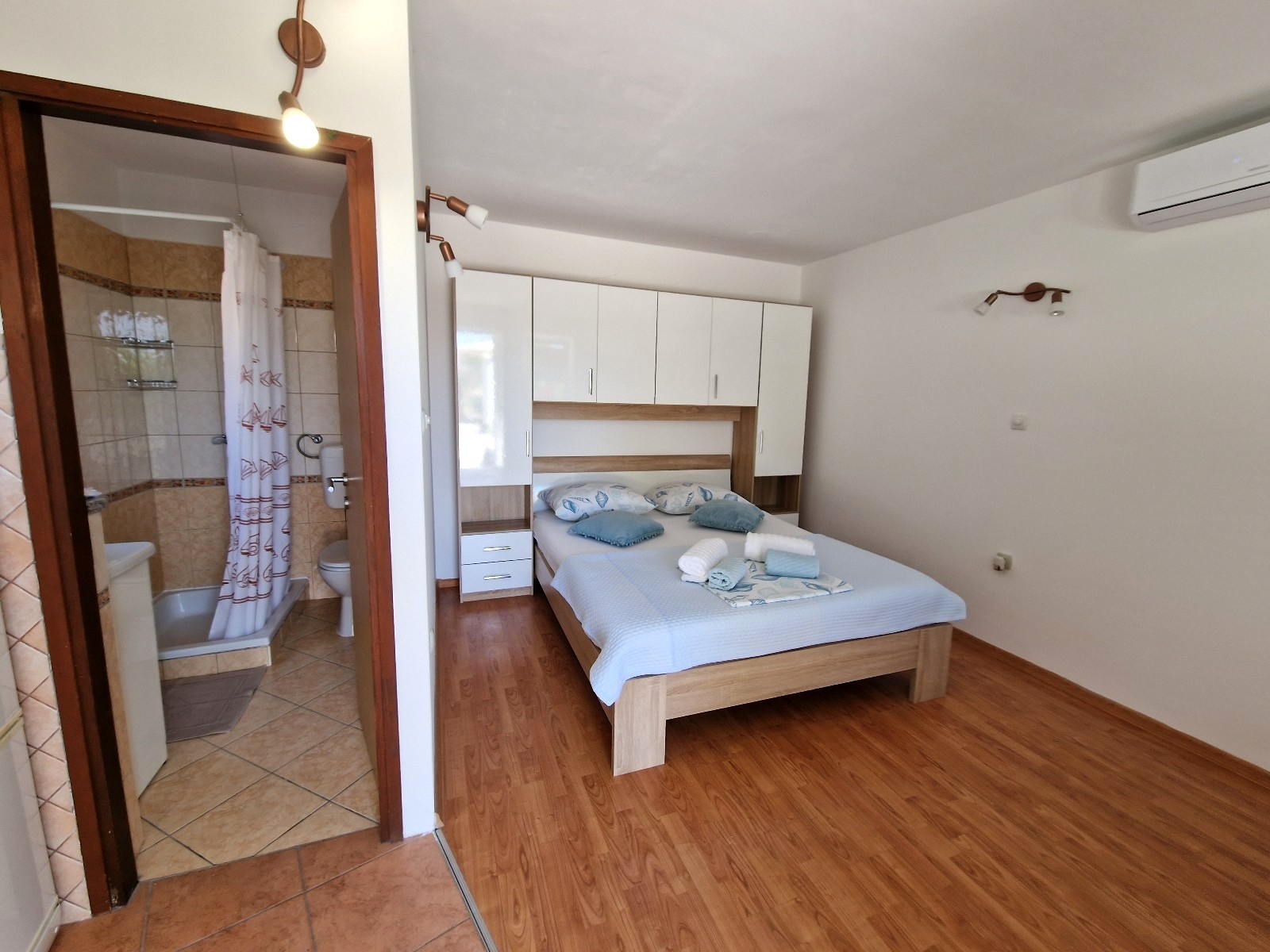 Top Rab Barbat Top Rab Barbat