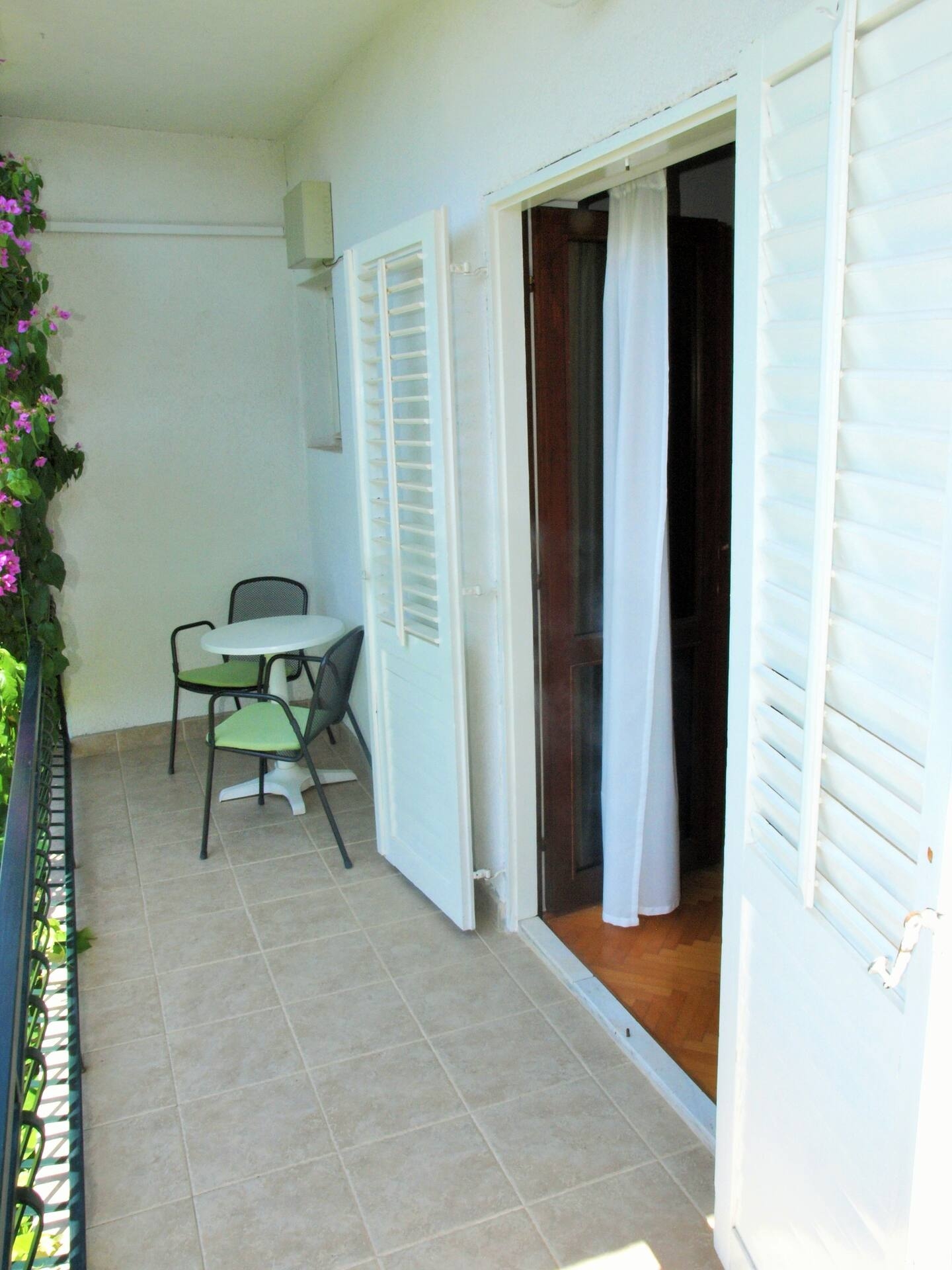 Studio flat with balcony and sea view Makarska  AS-a