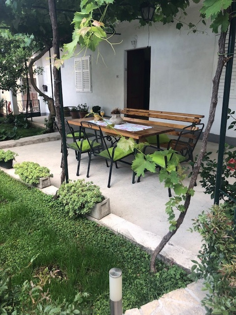 Studio flat with terrace Makarska  AS-b