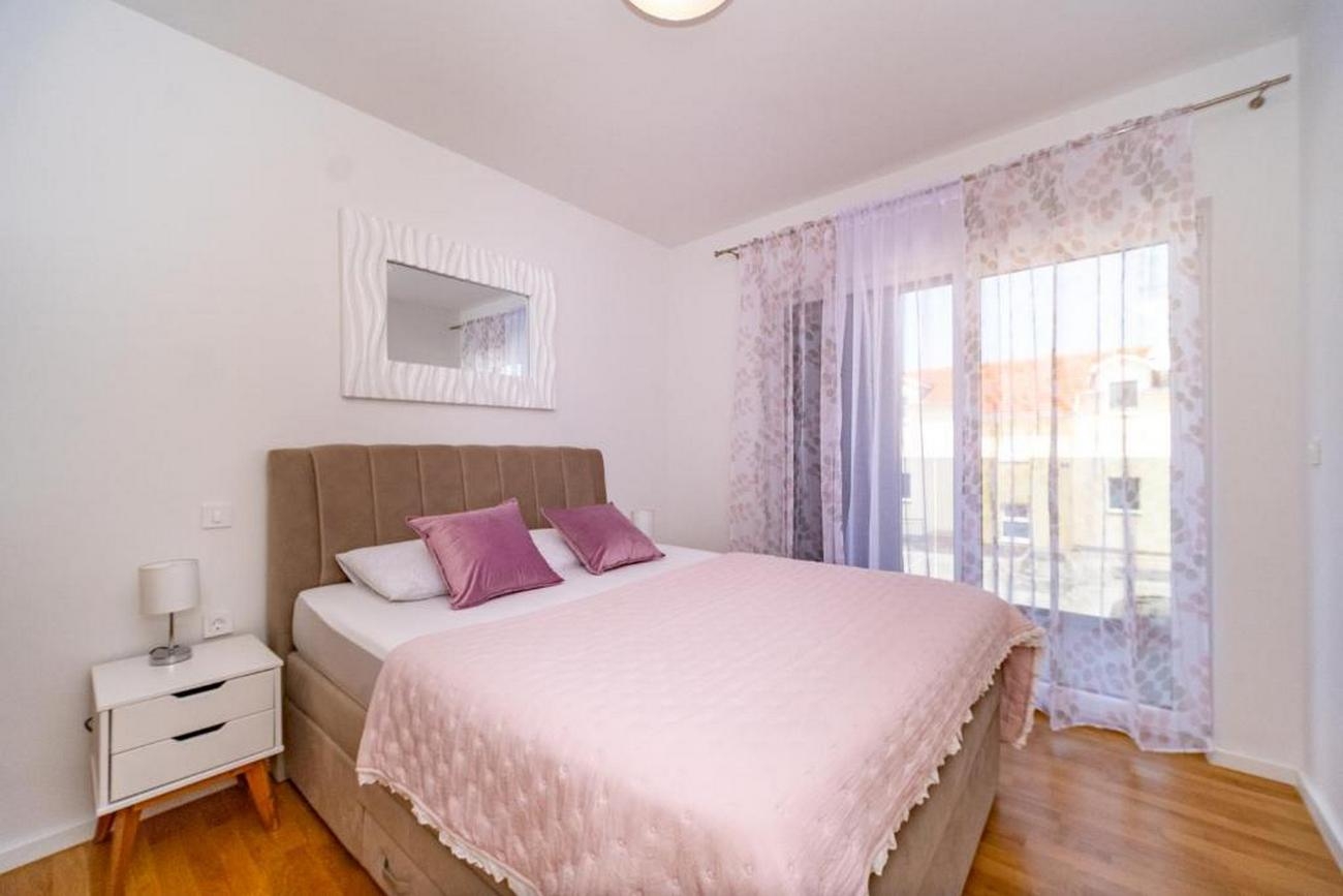 One bedroom apartment with terrace Postira, Brač  A-a