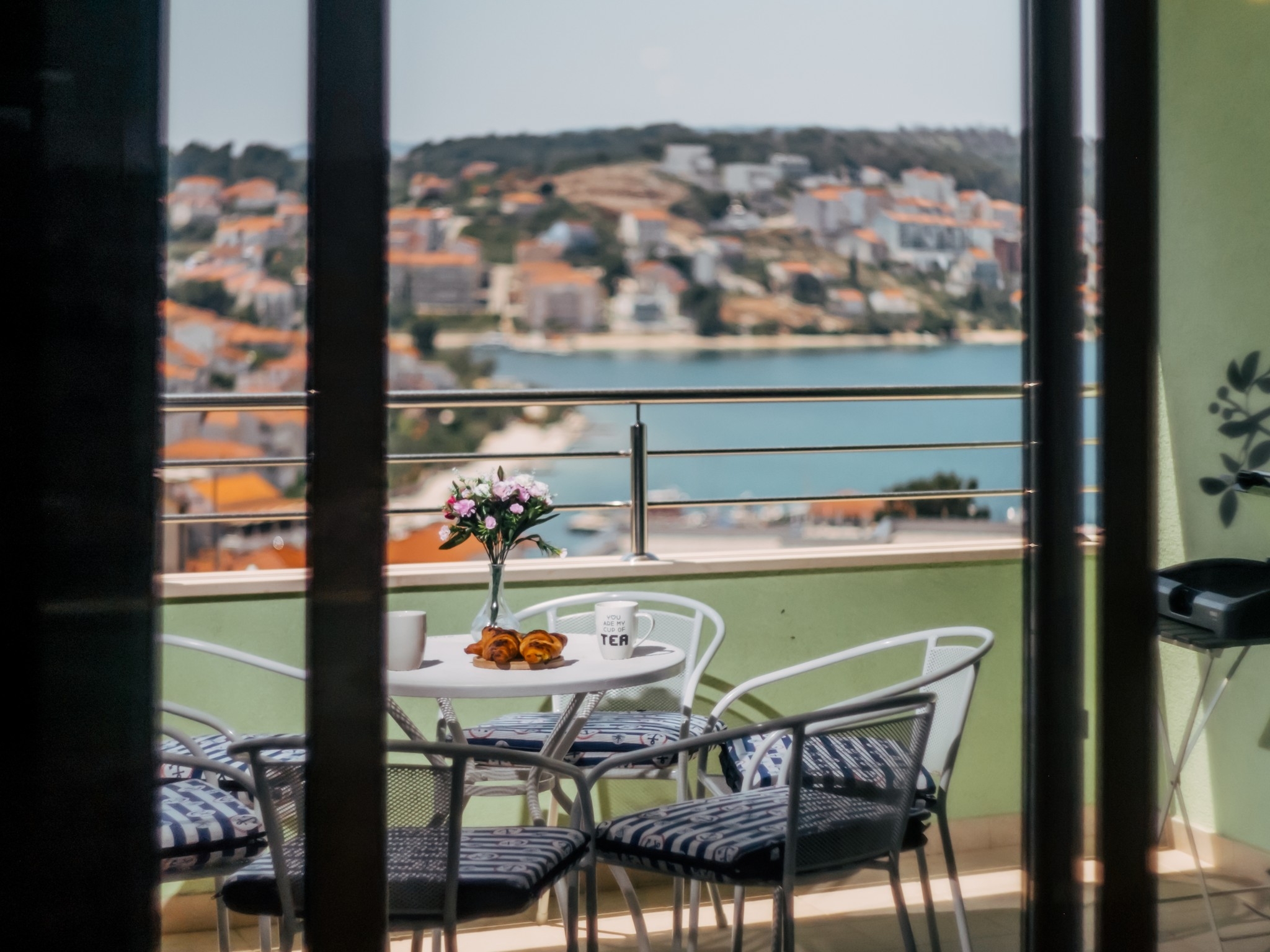 Two bedroom apartment with balcony and sea view Okrug Gornji, Čiovo  A-a