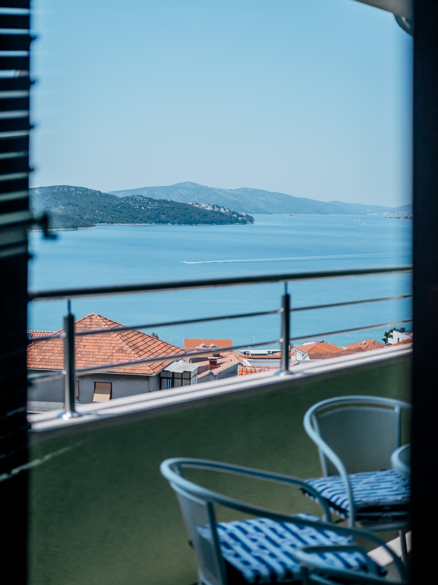 Two bedroom apartment with balcony and sea view Okrug Gornji, Čiovo  A-a