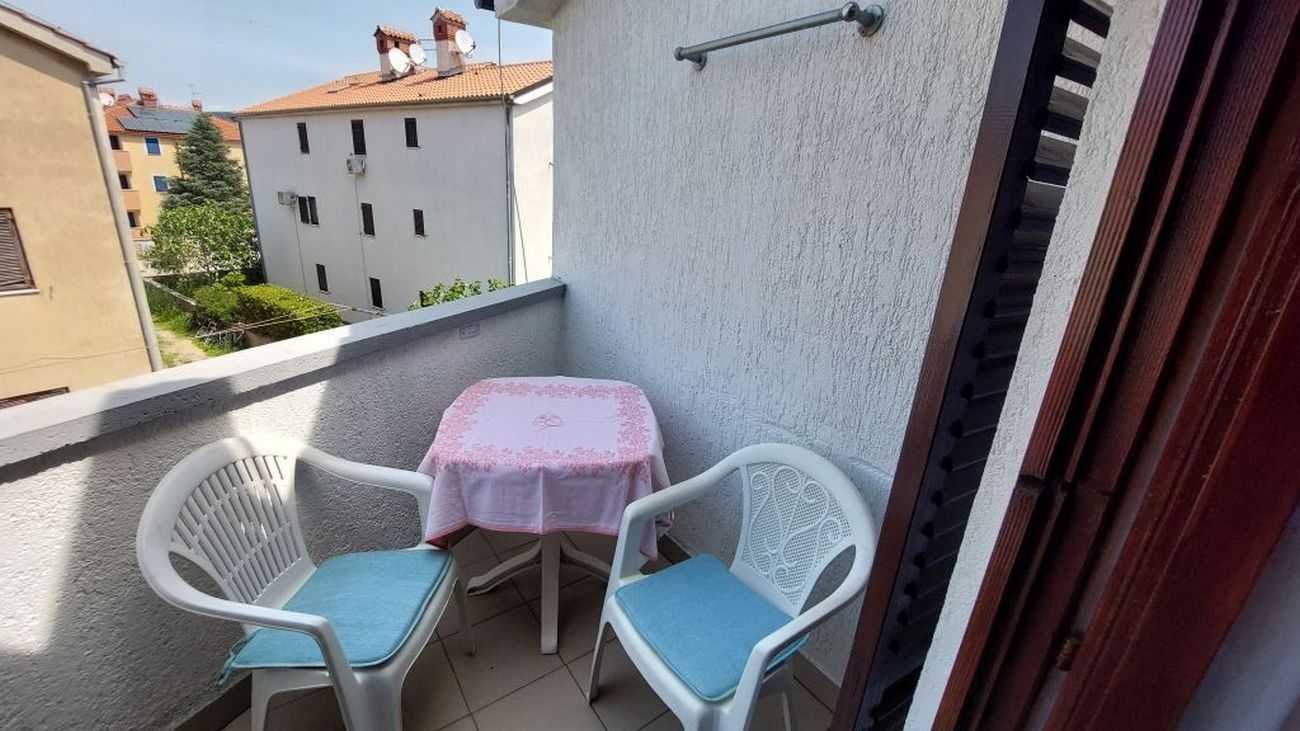 One bedroom apartment with balcony Cres  A-a