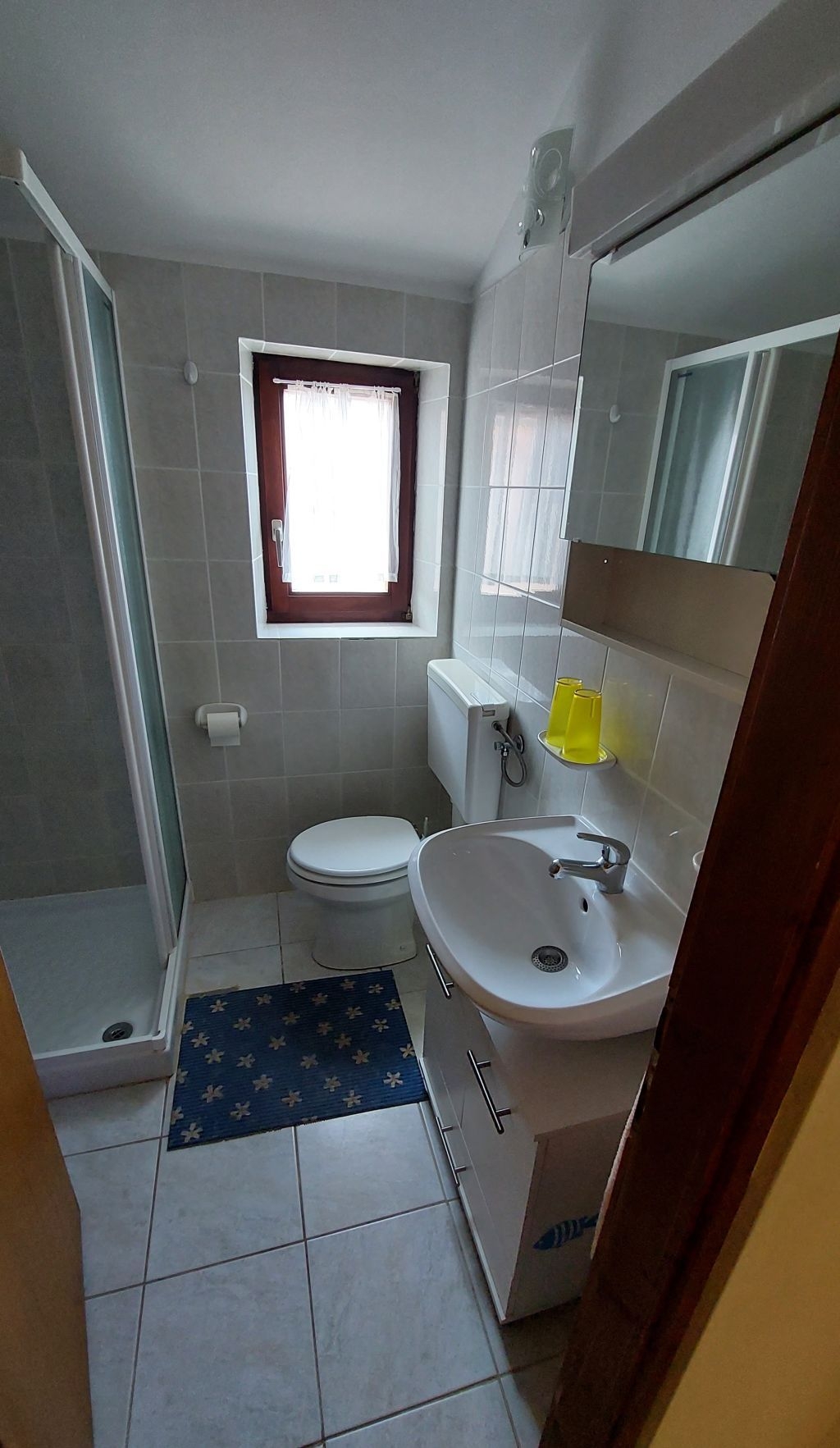 One bedroom apartment with balcony Cres  A-a