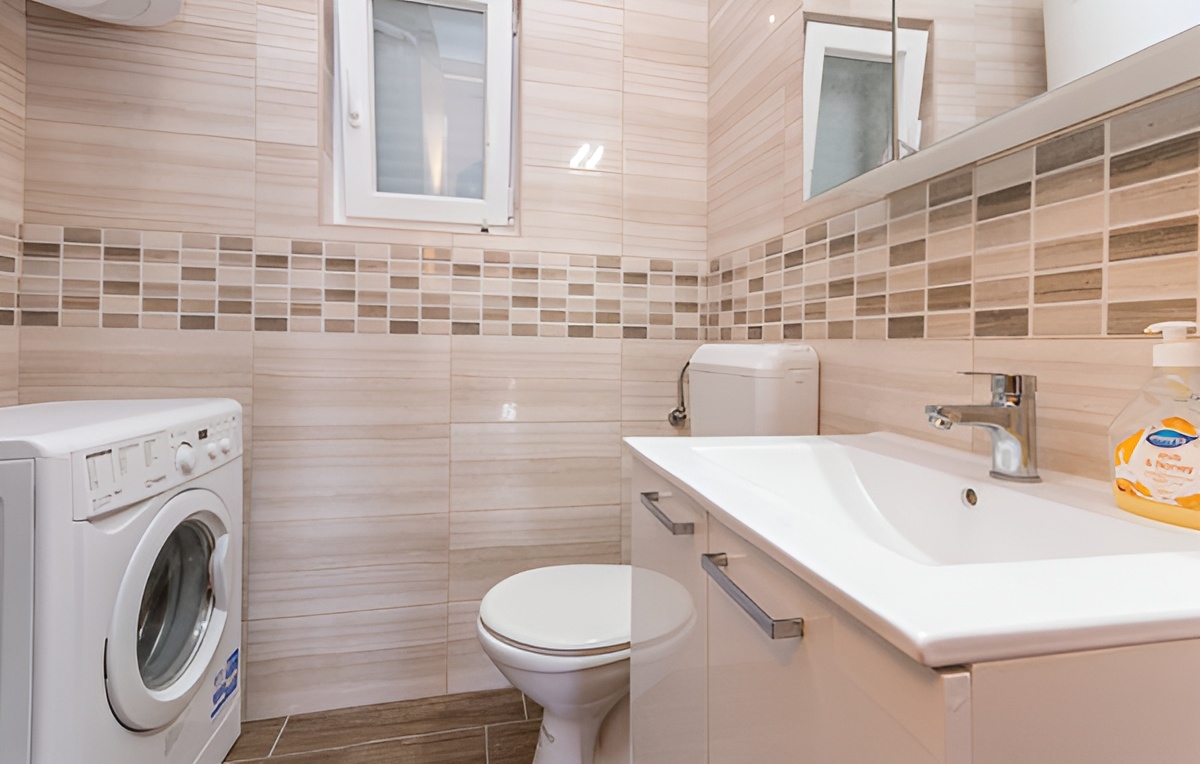 Two bedroom apartment near beach Drage, Biograd  A-a