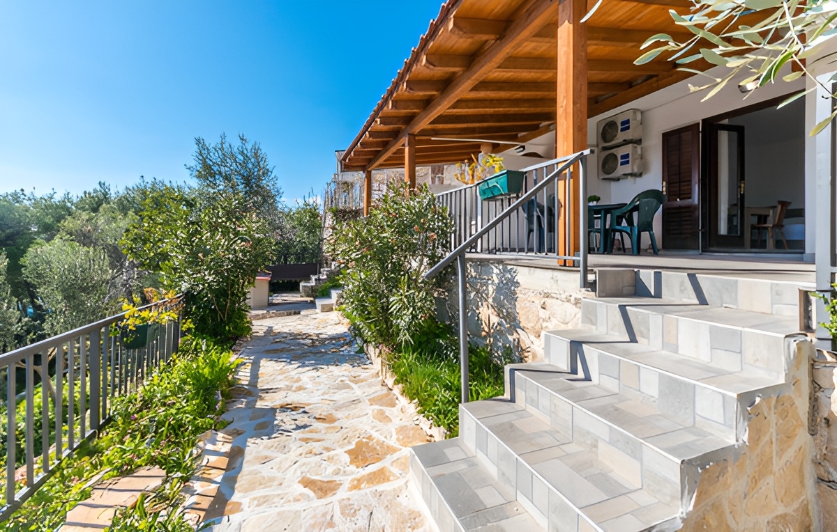 One bedroom apartment near beach Drage, Biograd (A-22187-b)