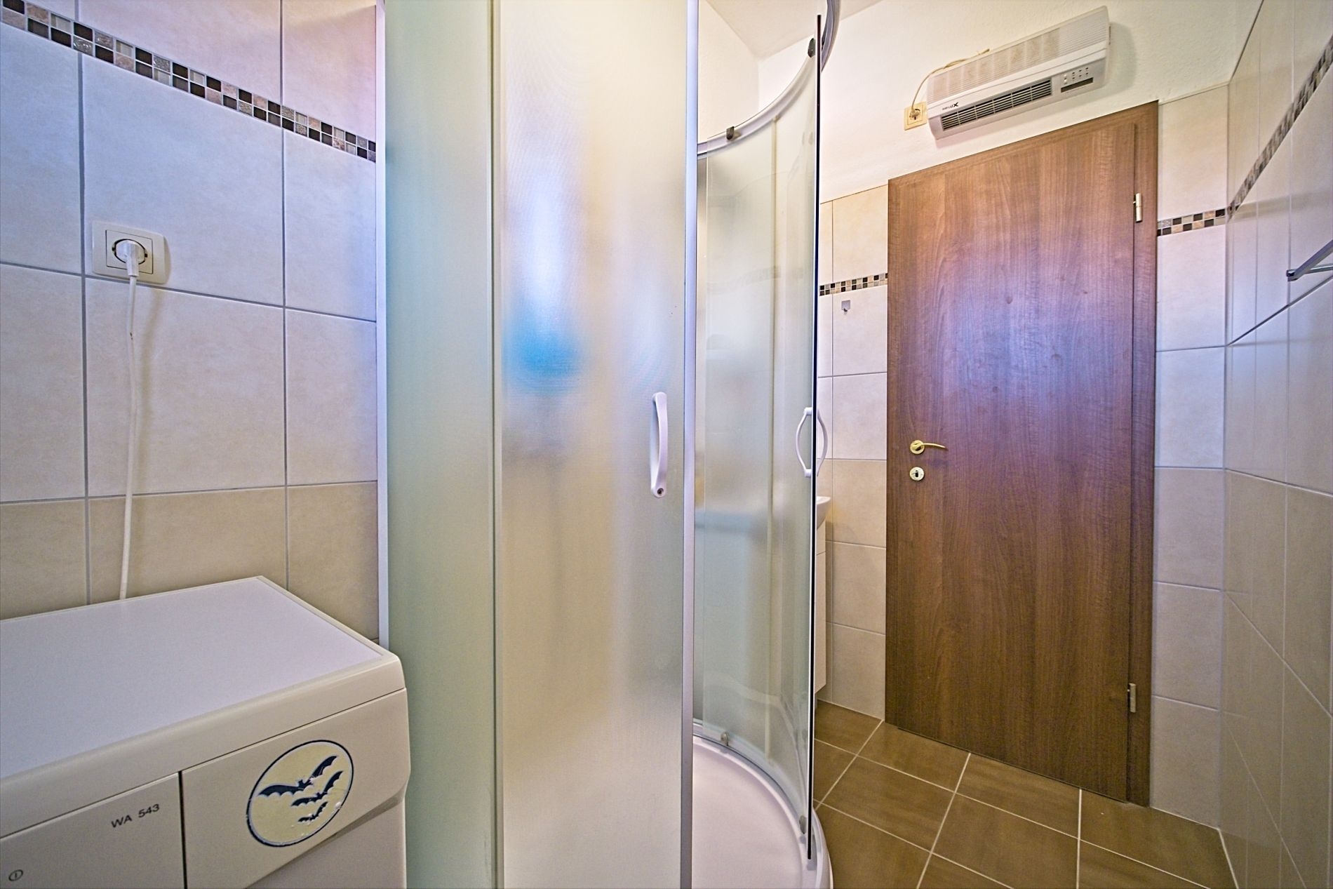 Three bedroom apartment with terrace and sea view Postira, Brač  A-a