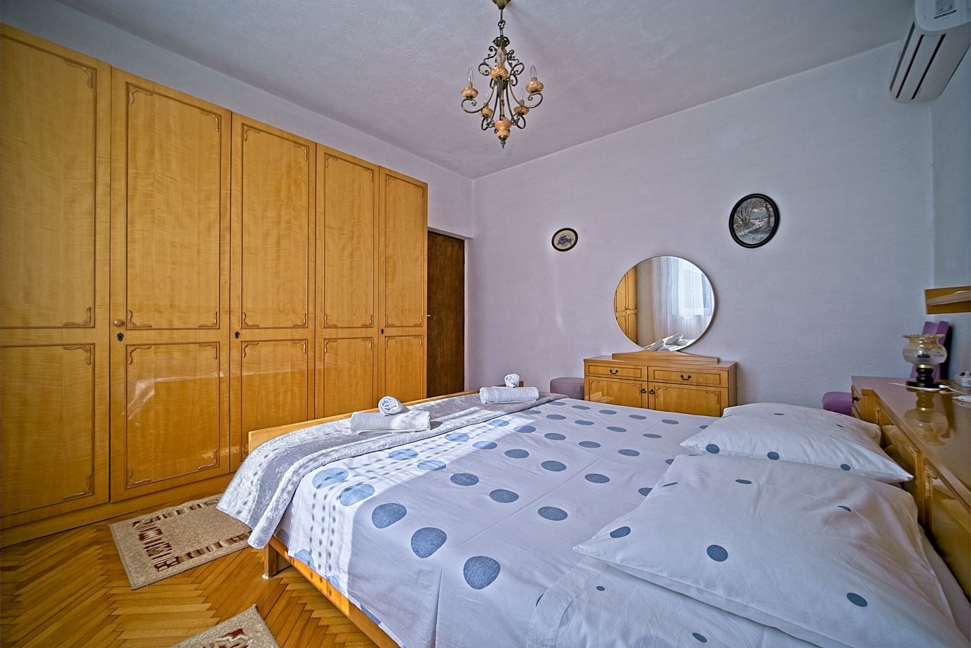 Three bedroom apartment with terrace and sea view Postira, Brač  A-a