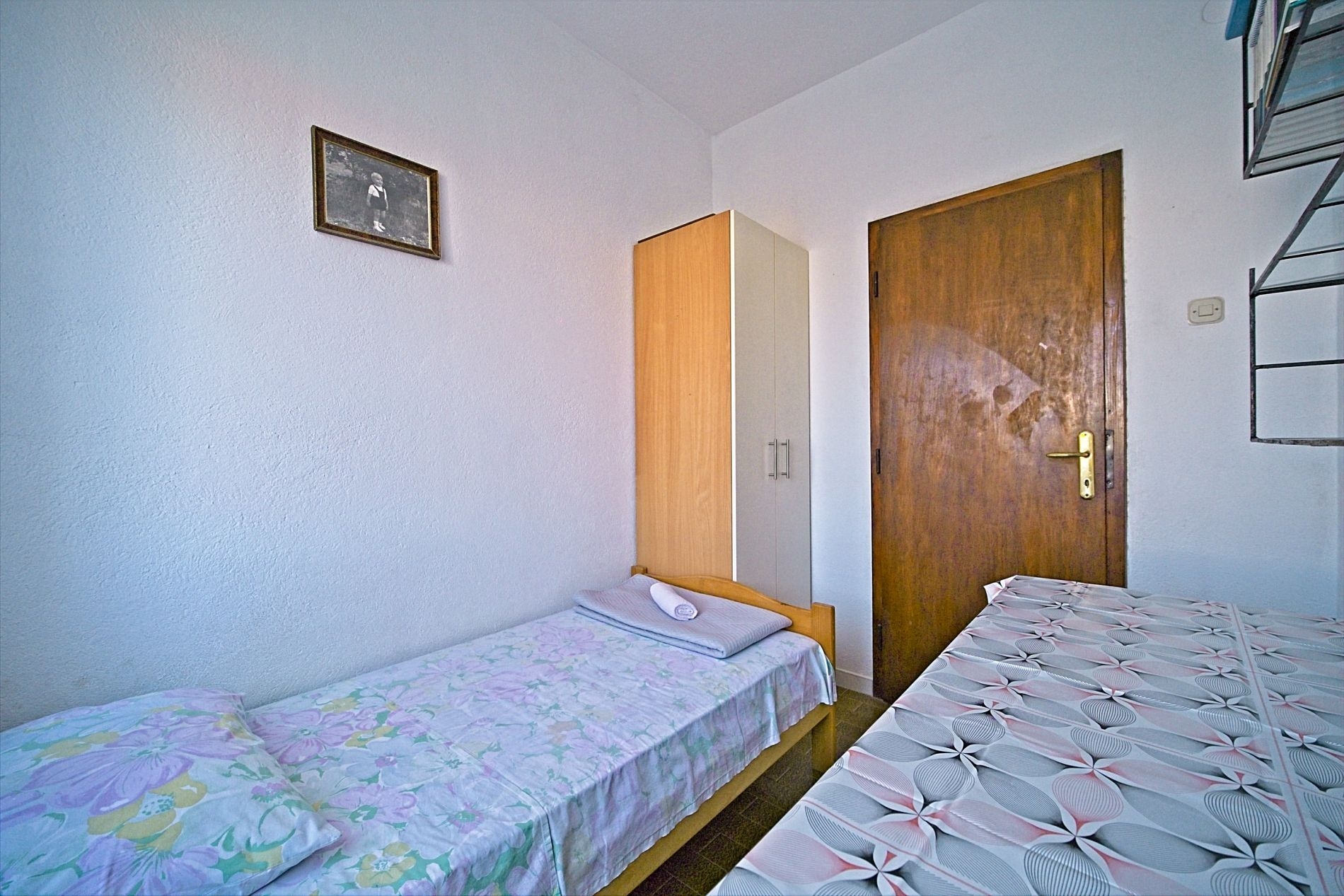 Three bedroom apartment with terrace and sea view Postira, Brač  A-a