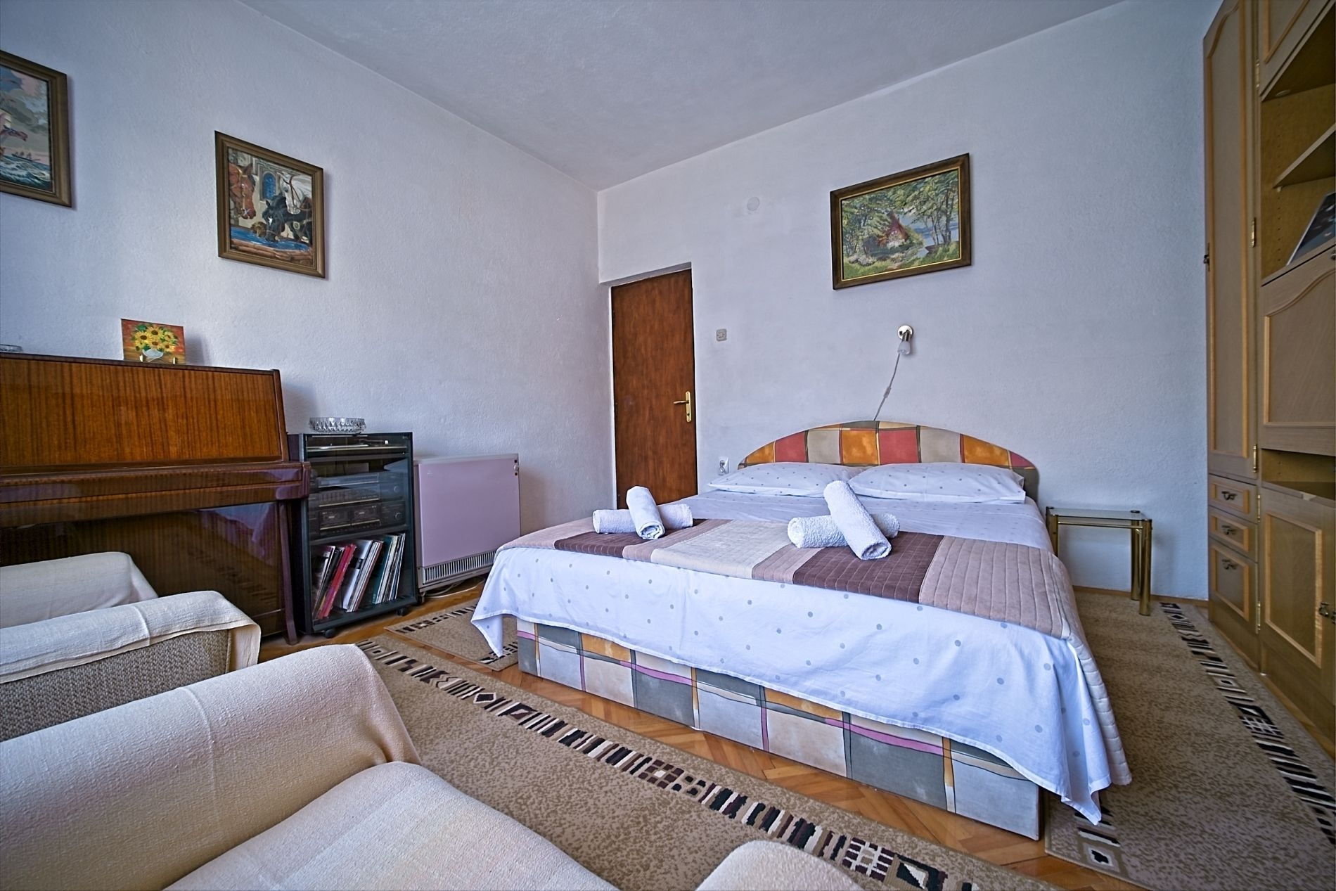 Three bedroom apartment with terrace and sea view Postira, Brač  A-a