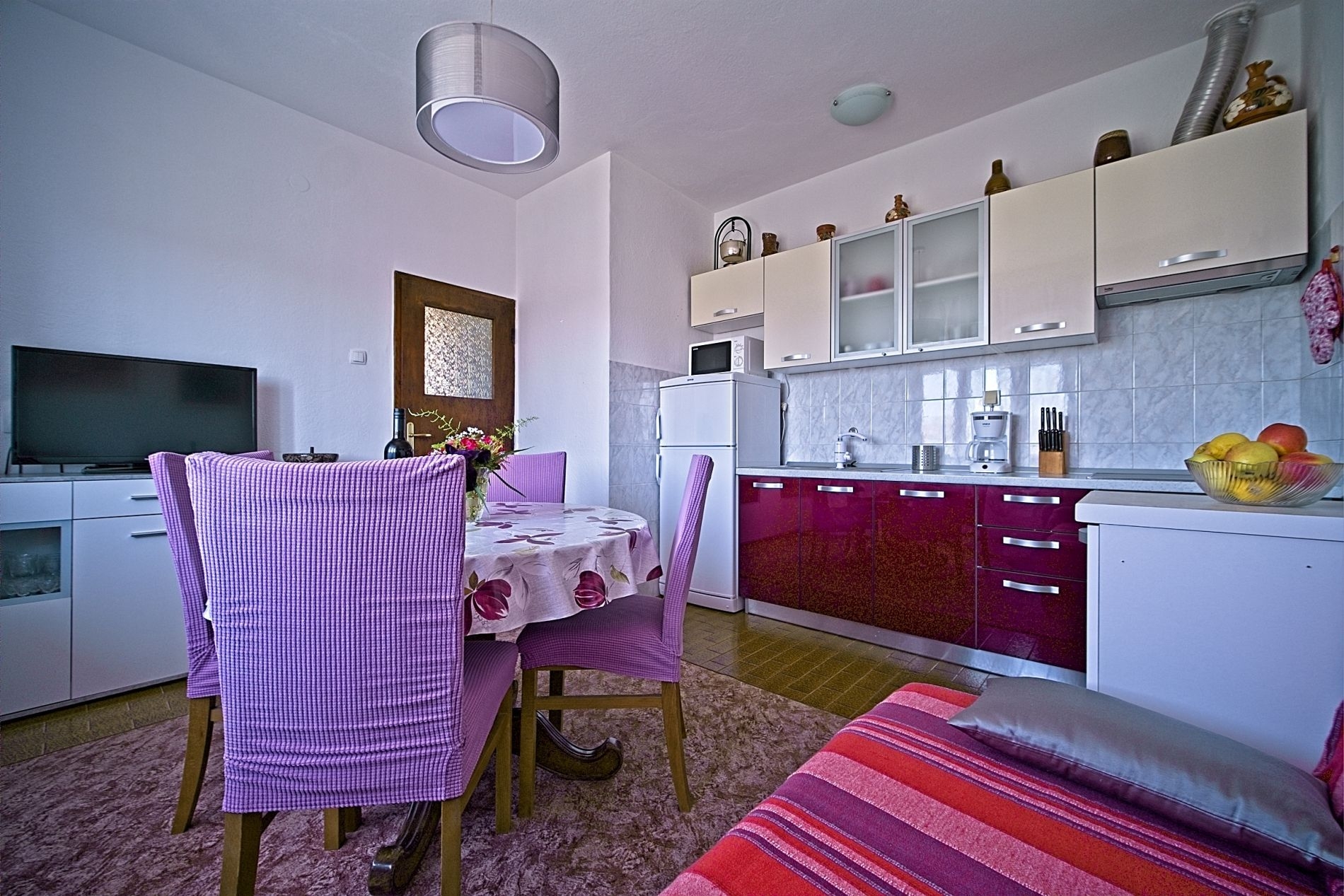 Three bedroom apartment with terrace and sea view Postira, Brač  A-a