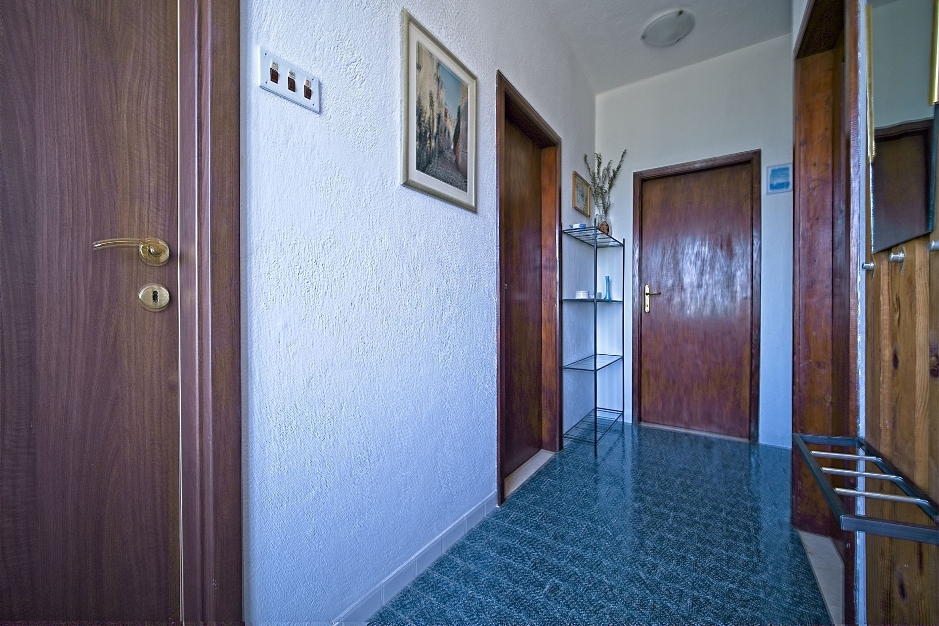 Three bedroom apartment with terrace and sea view Postira, Brač  A-a