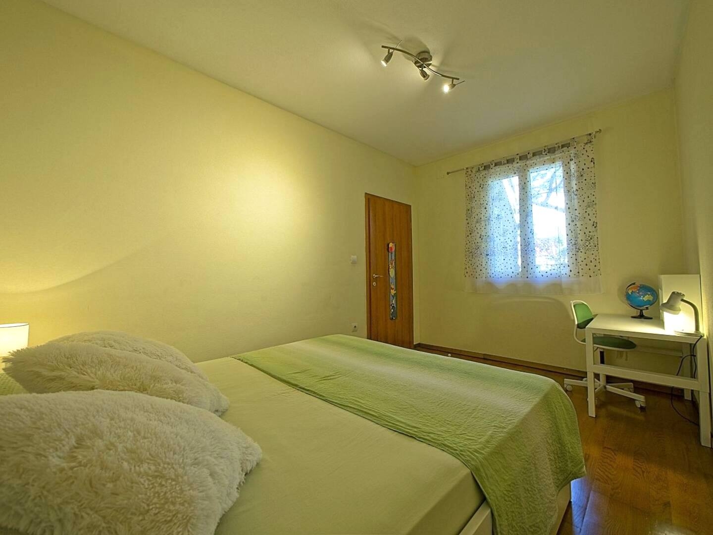 Two bedroom apartment with balcony Postira, Brač  A-a