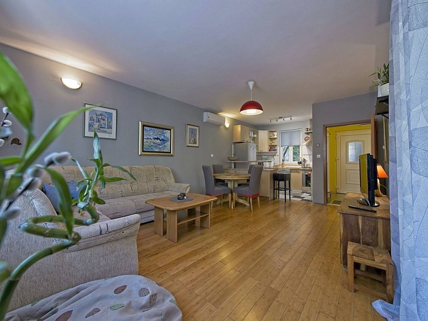 Two bedroom apartment with balcony Postira, Brač  A-a