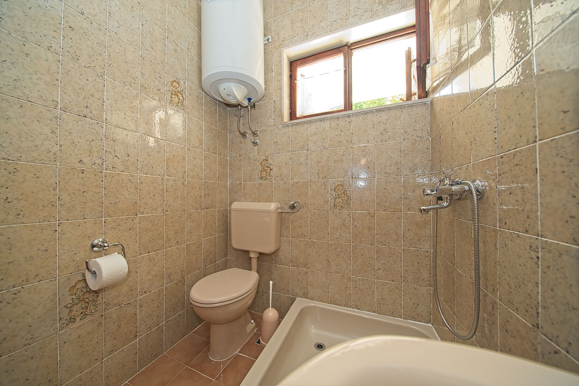 Three bedroom apartment near beach Postira, Brač  A-a