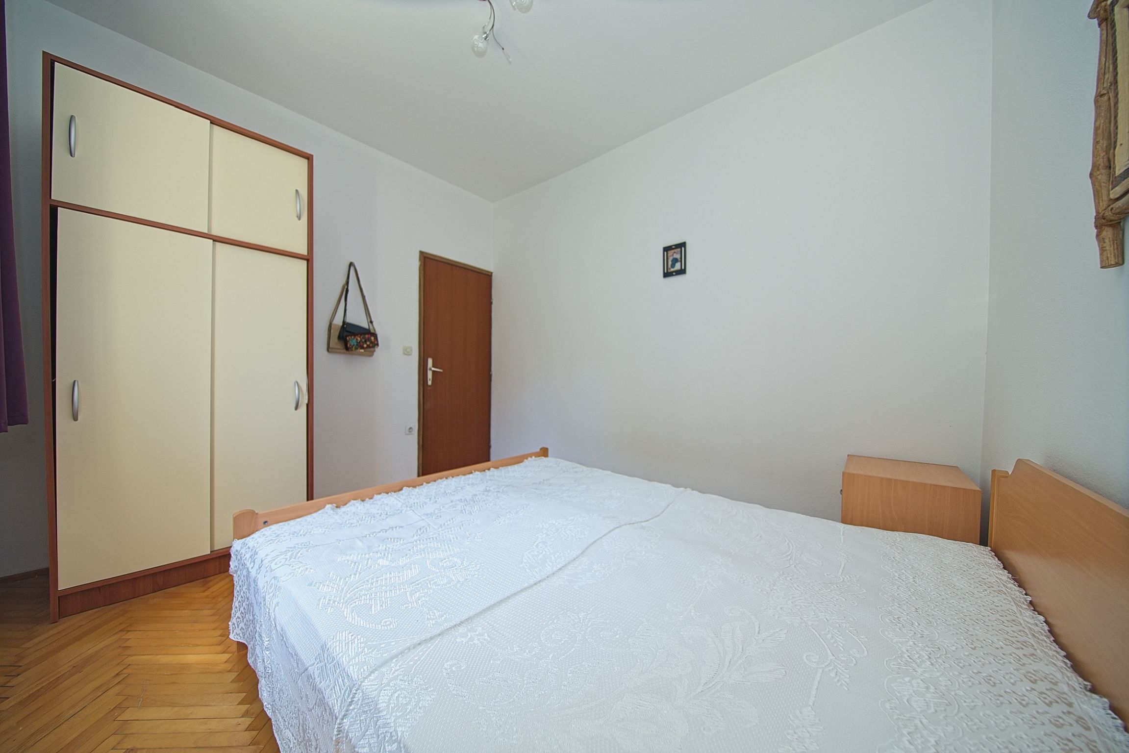 Three bedroom apartment near beach Postira, Brač  A-a