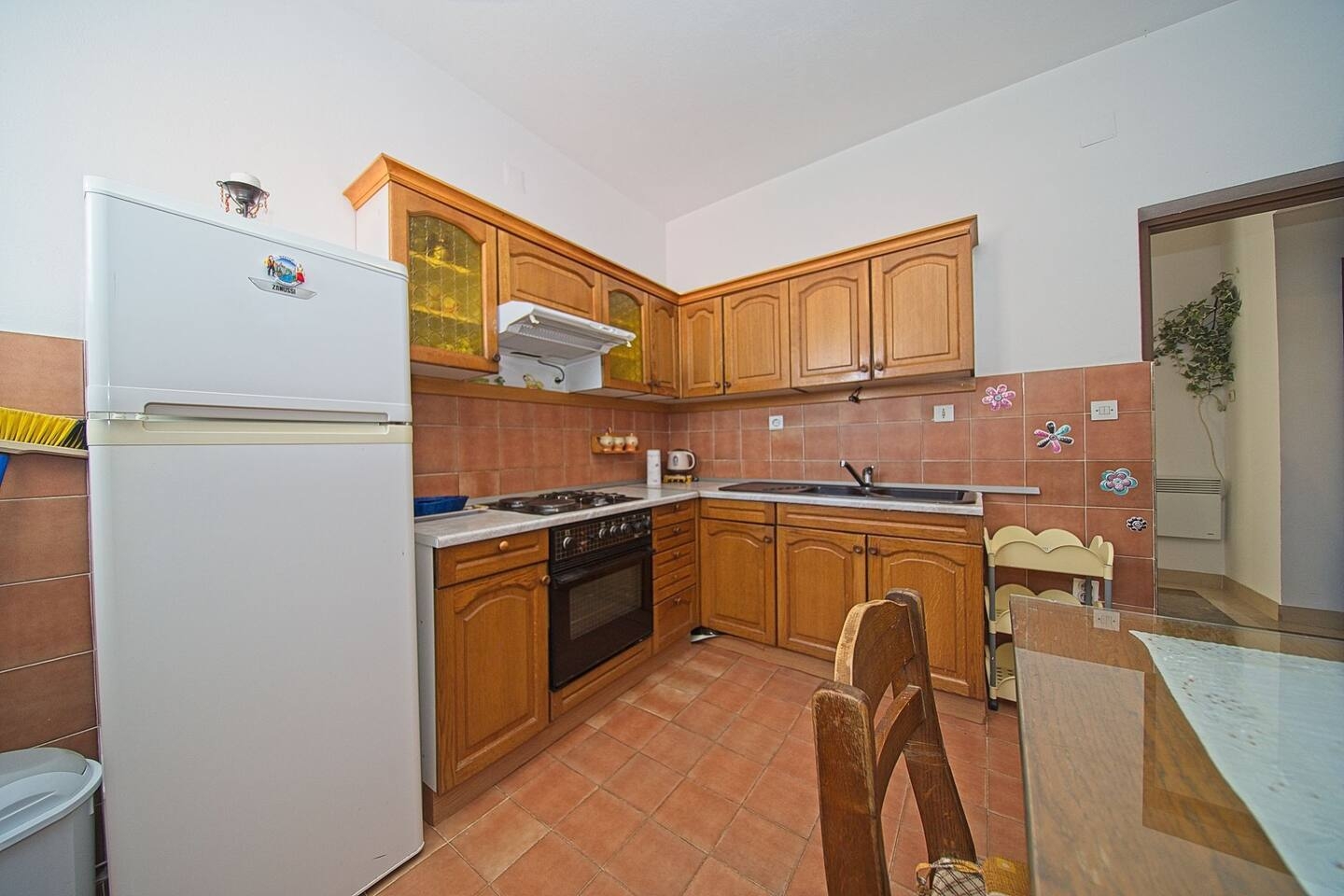 Three bedroom apartment near beach Postira, Brač  A-a