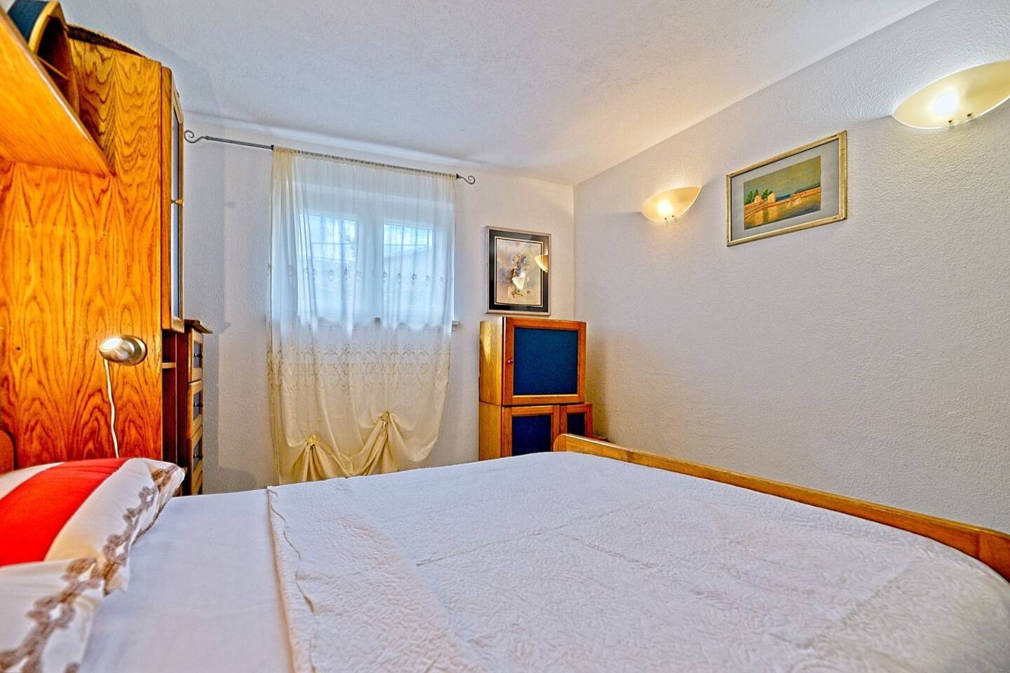 One bedroom apartment with terrace Postira, Brač  A-a
