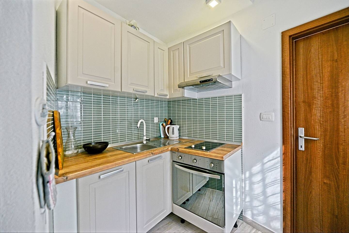 One bedroom apartment with terrace Postira, Brač  A-a