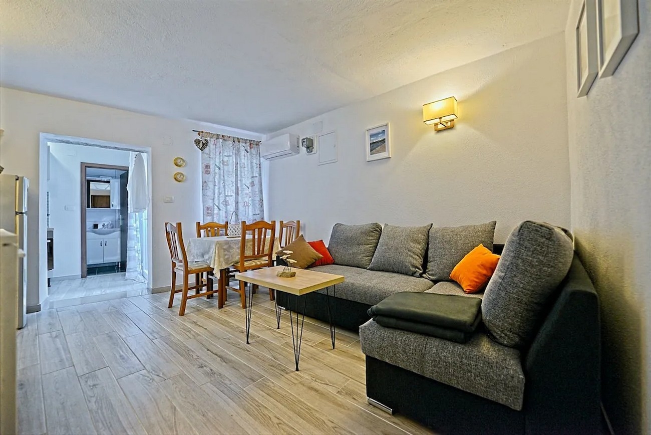 One bedroom apartment with terrace Postira, Brač  A-a