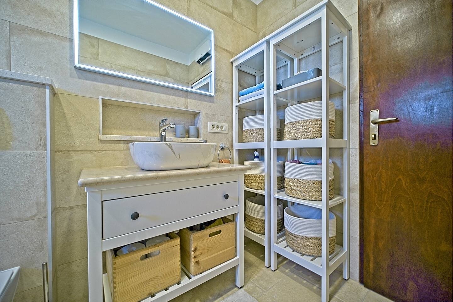 Three bedroom apartment with terrace and sea view Postira, Brač  A-a