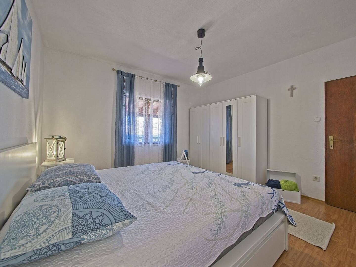 Three bedroom apartment with terrace and sea view Postira, Brač  A-a