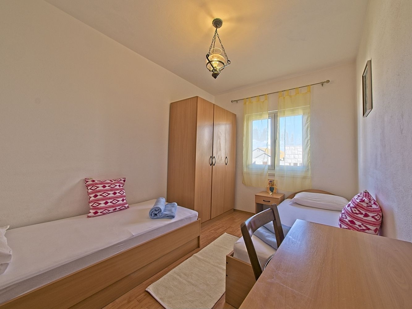 Three bedroom apartment with terrace and sea view Postira, Brač  A-a