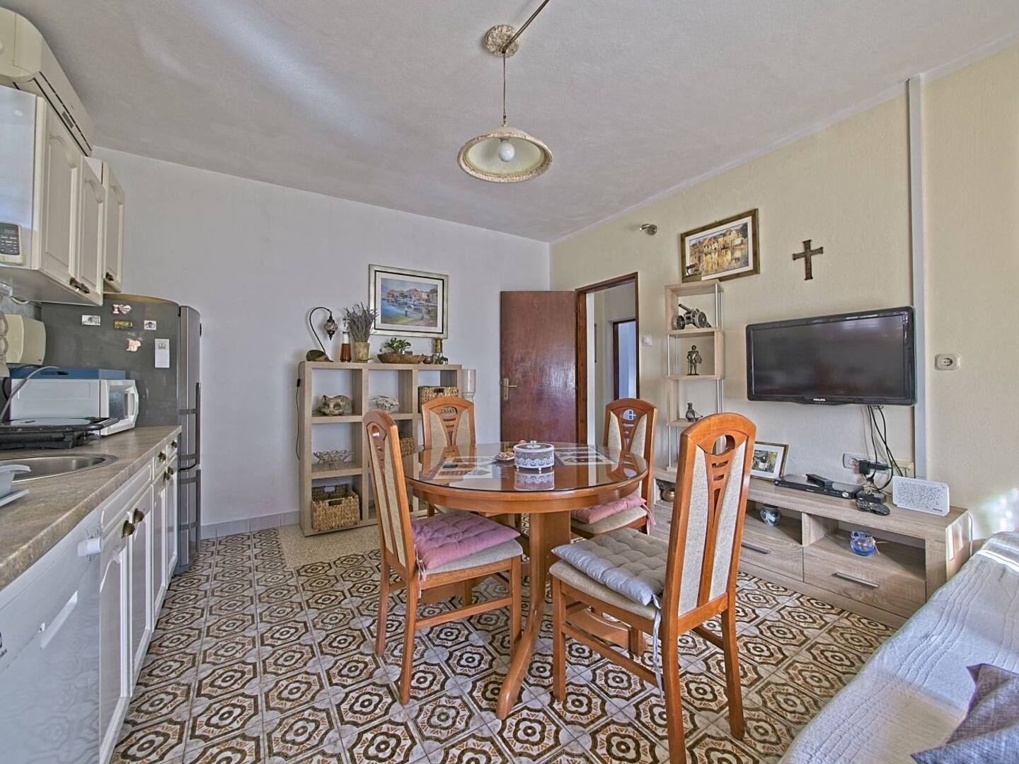 Three bedroom apartment with terrace and sea view Postira, Brač  A-a