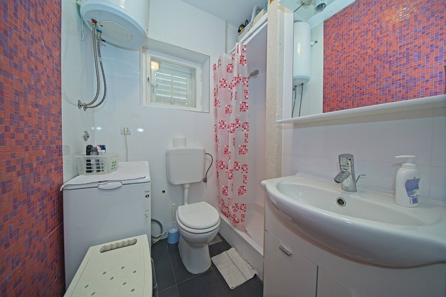 Two bedroom apartment with terrace and sea view Postira, Brač  A-a