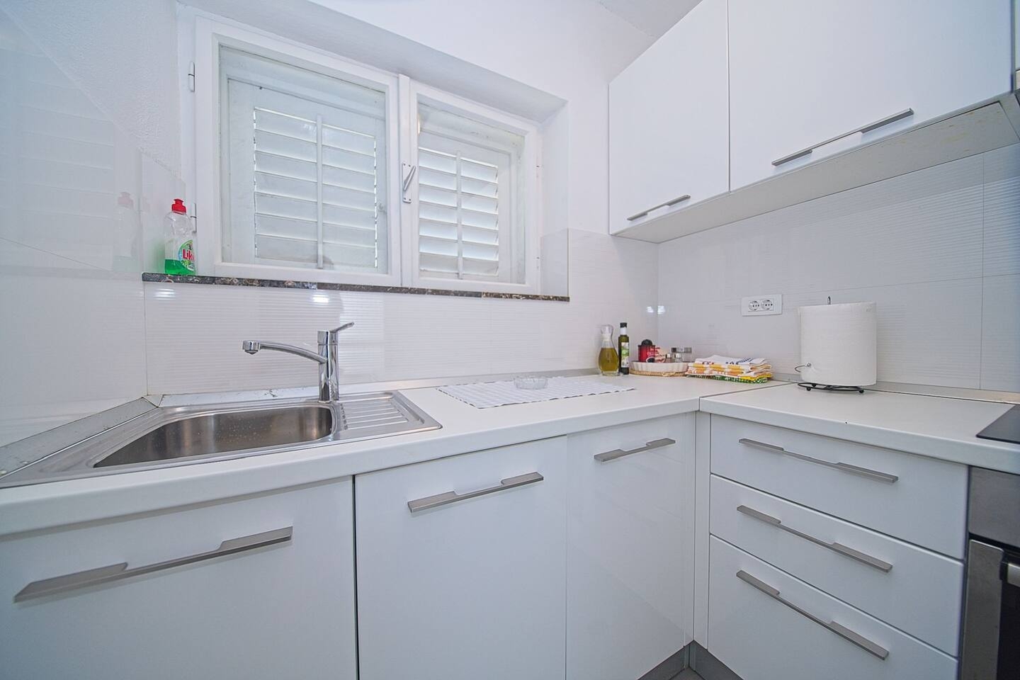 Two bedroom apartment with terrace and sea view Postira, Brač  A-a