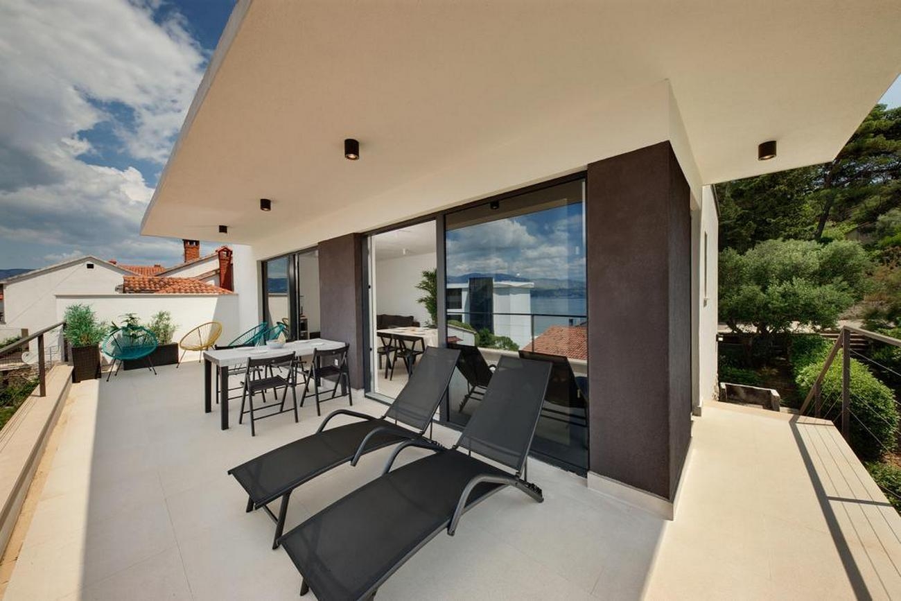 Two bedroom apartment with terrace and sea view Postira, Brač  A-b