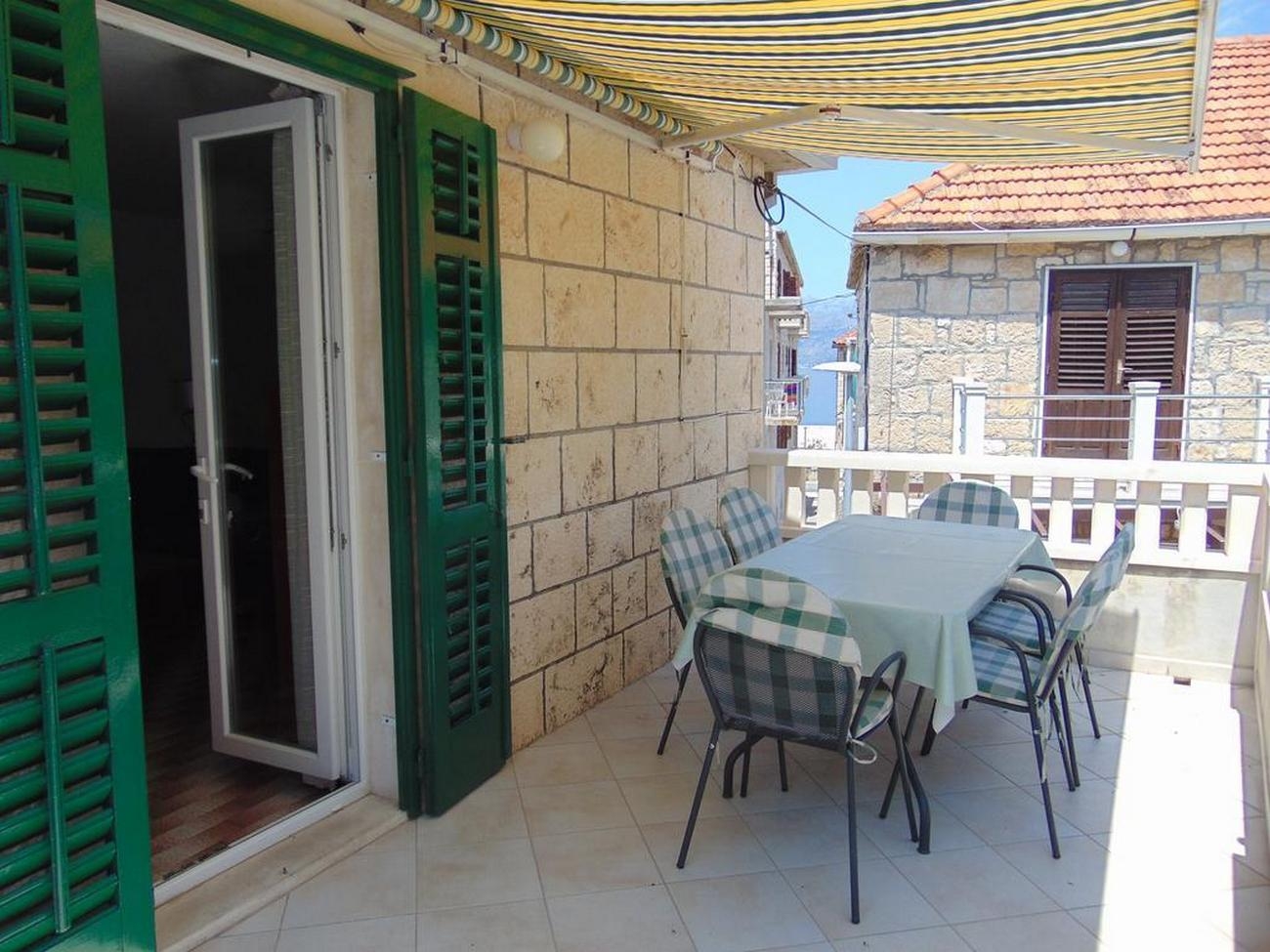 Three bedroom apartment with terrace Postira, Brač  A-a