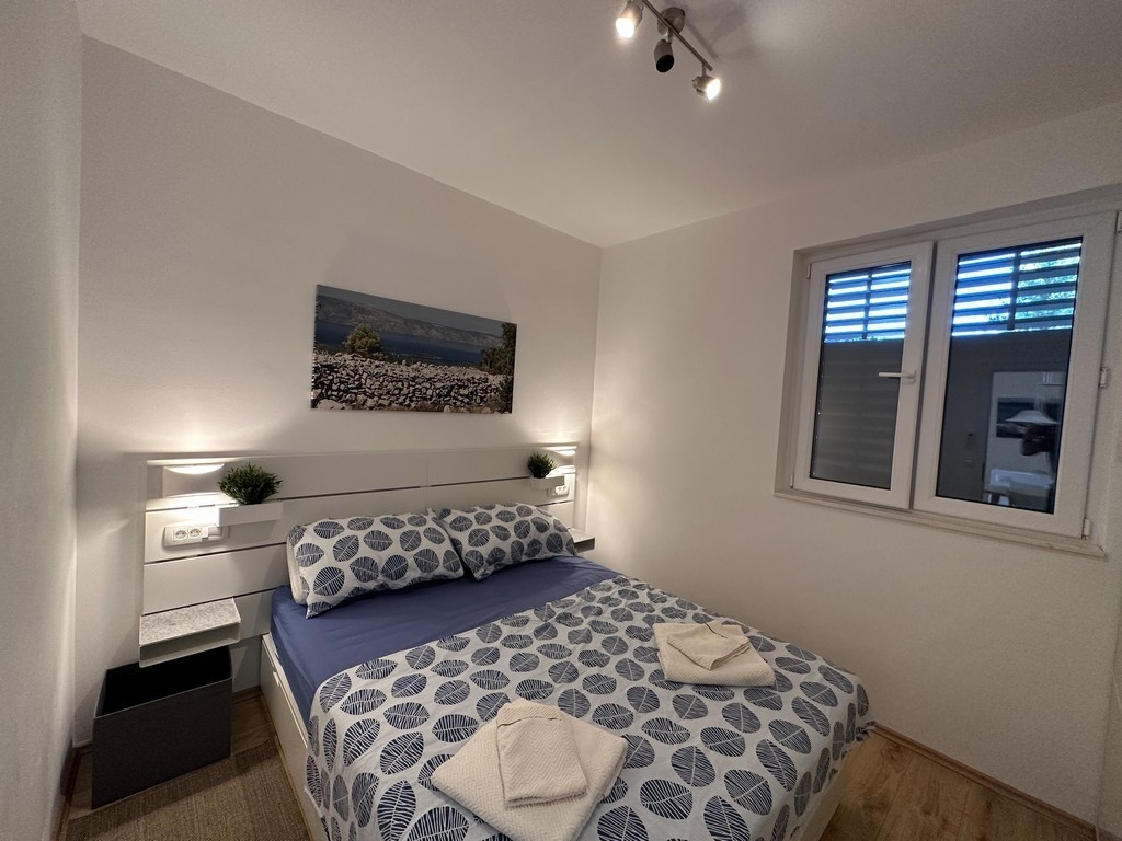 One bedroom apartment with terrace and sea view Jelsa, Hvar  A-a