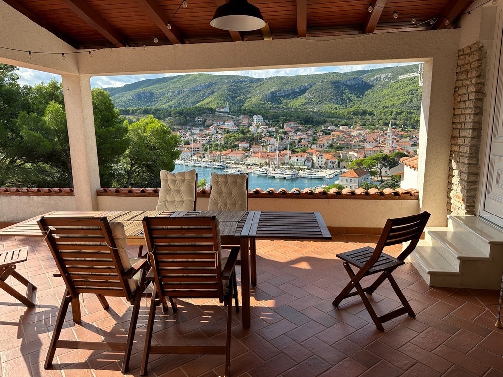One bedroom apartment with terrace and sea view Jelsa, Hvar (A-22211-a) One bedroom apartment with terrace and sea view Jelsa, Hvar (A-22211-a)