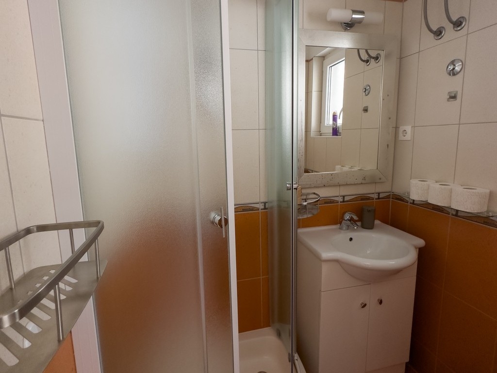 One bedroom apartment with terrace and sea view Jelsa, Hvar  A-b