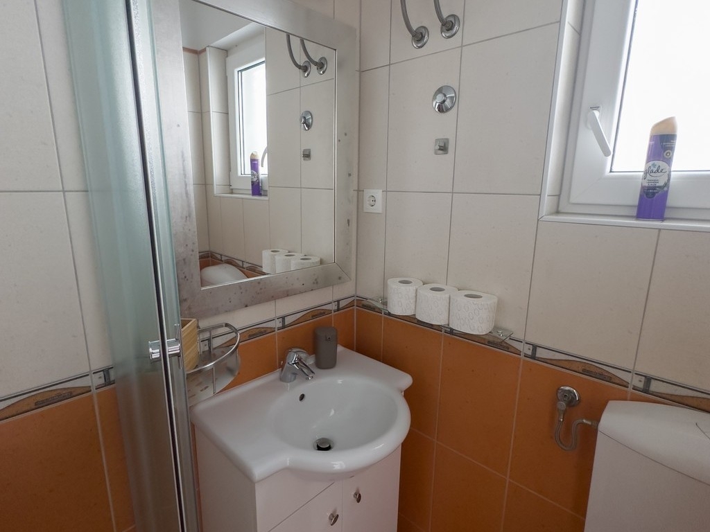 One bedroom apartment with terrace and sea view Jelsa, Hvar  A-b