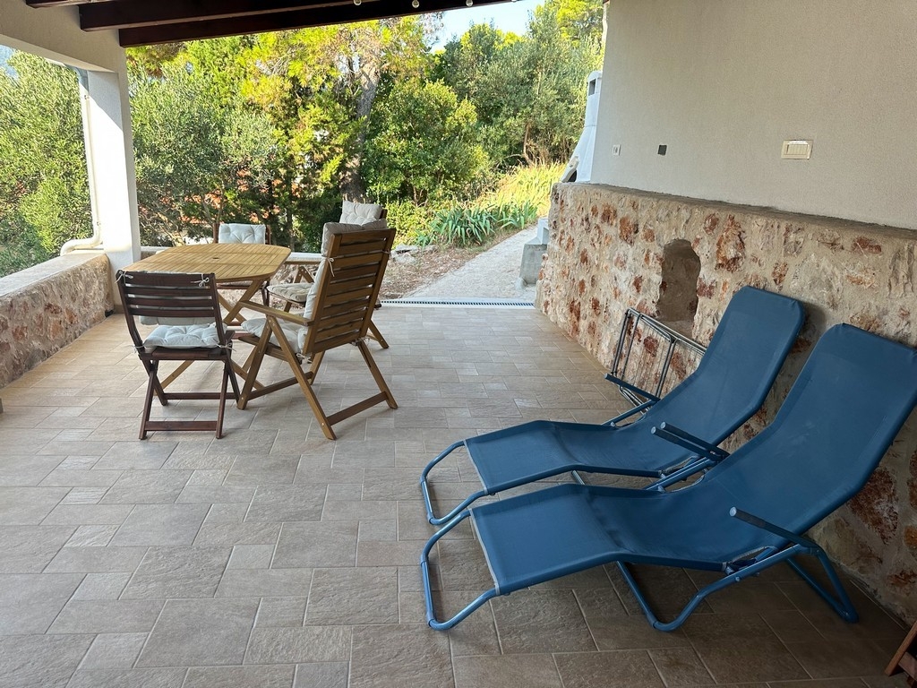 One bedroom apartment with terrace and sea view Jelsa, Hvar  A-b