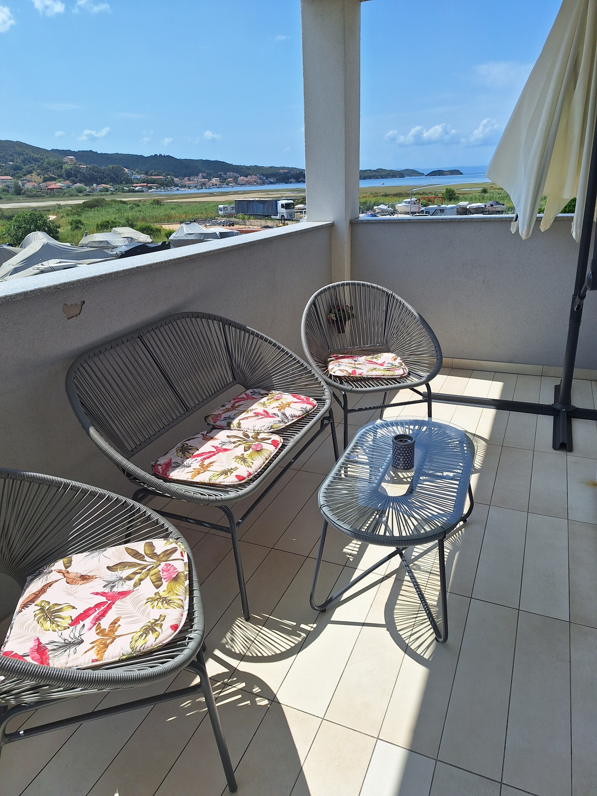One bedroom apartment with balcony and sea view Supetarska Draga - Gornja, Rab  A-a