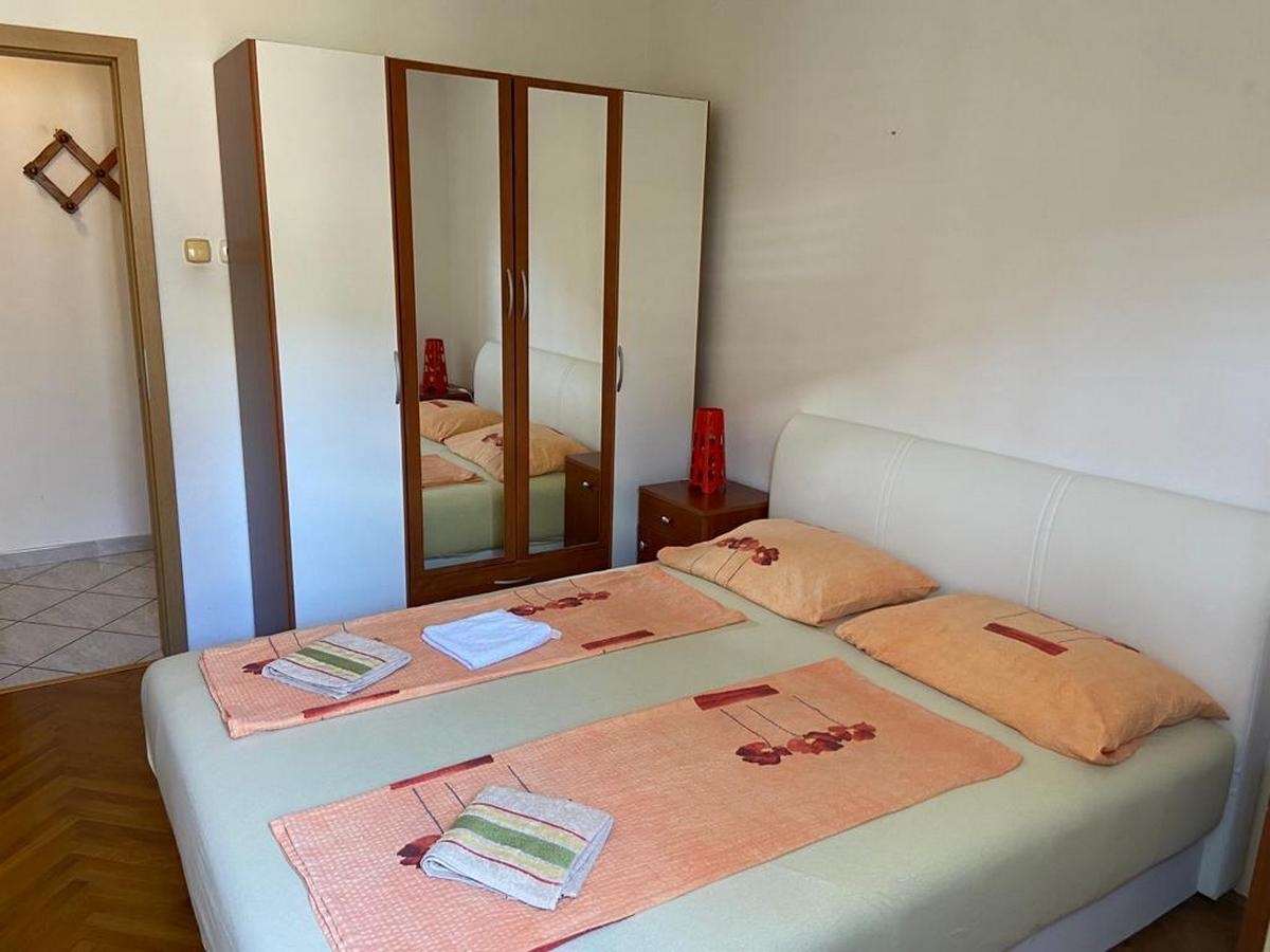 Two bedroom apartment with balcony Crikvenica  A-a
