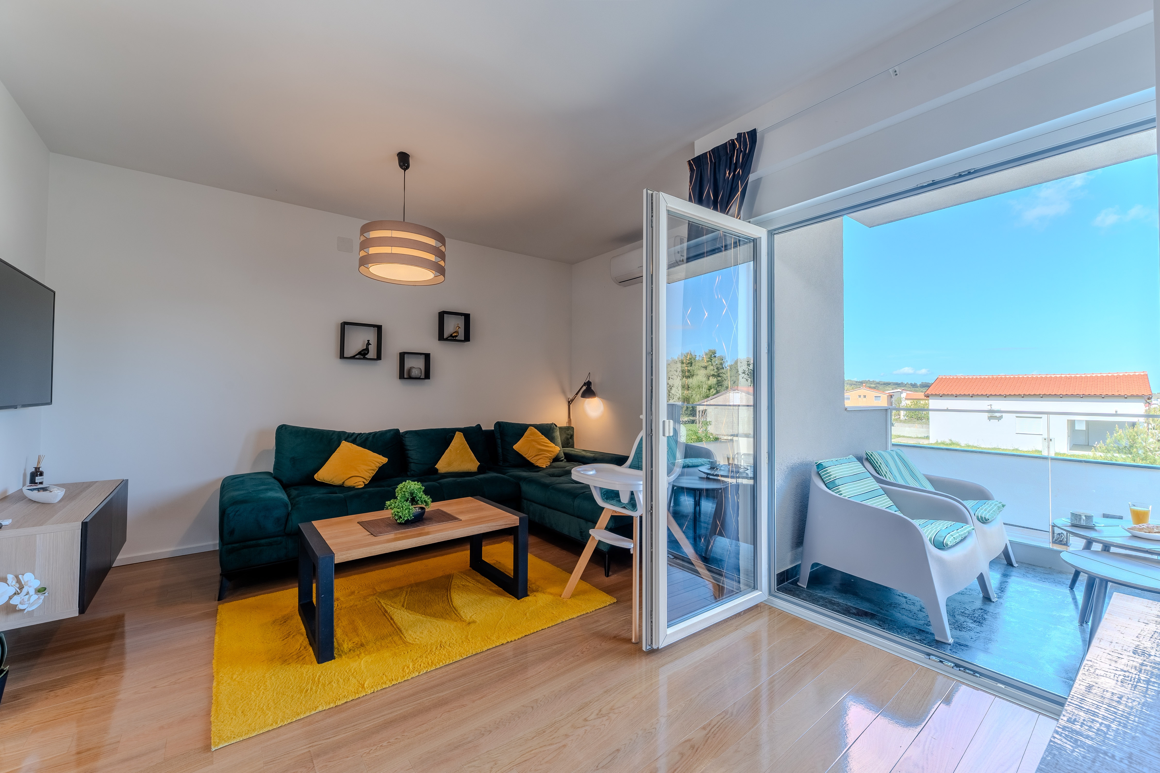 One bedroom apartment with terrace and sea view Vir - Lozice, Vir (A-22215-a)