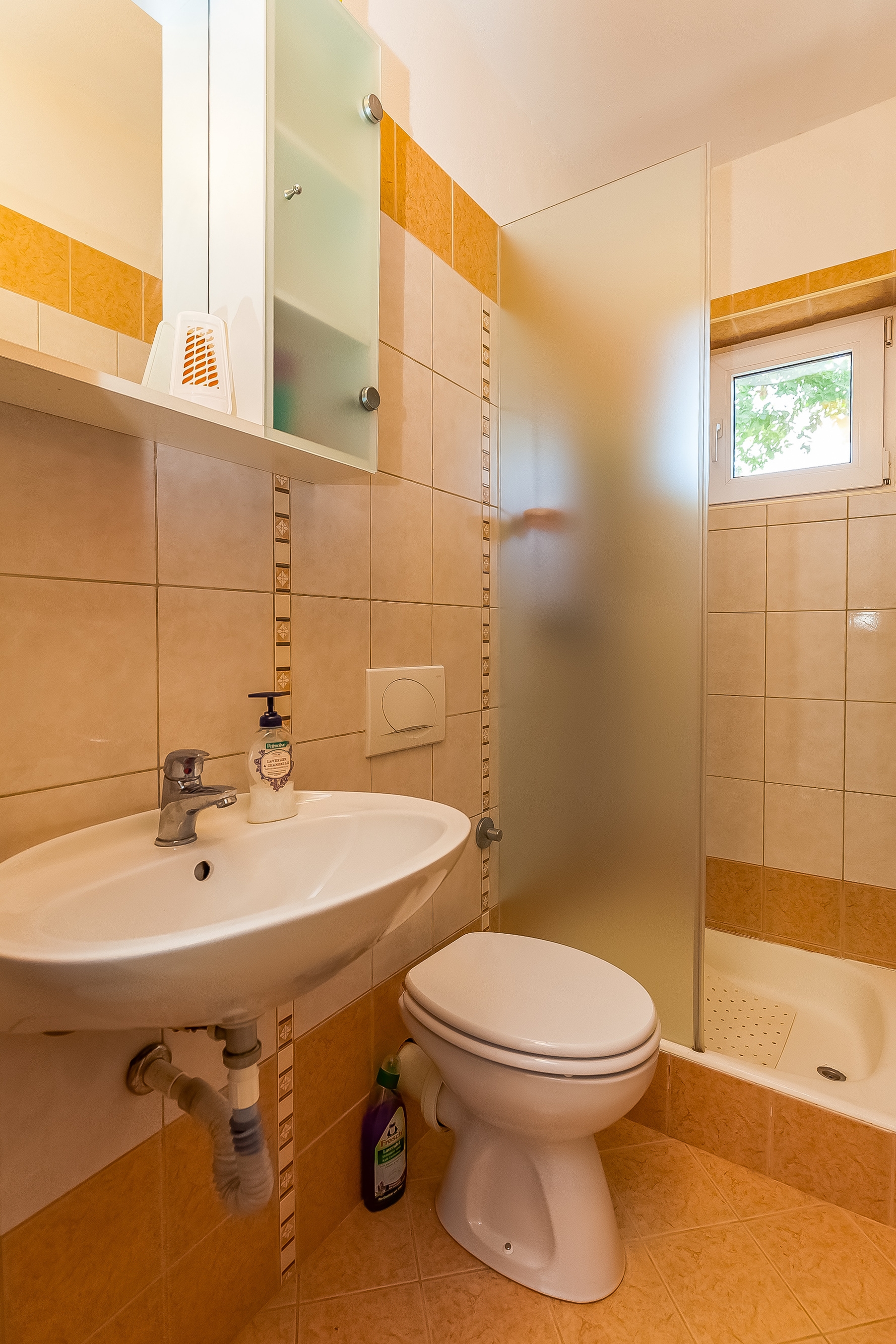 Three bedroom house with terrace Kornić, Krk  K