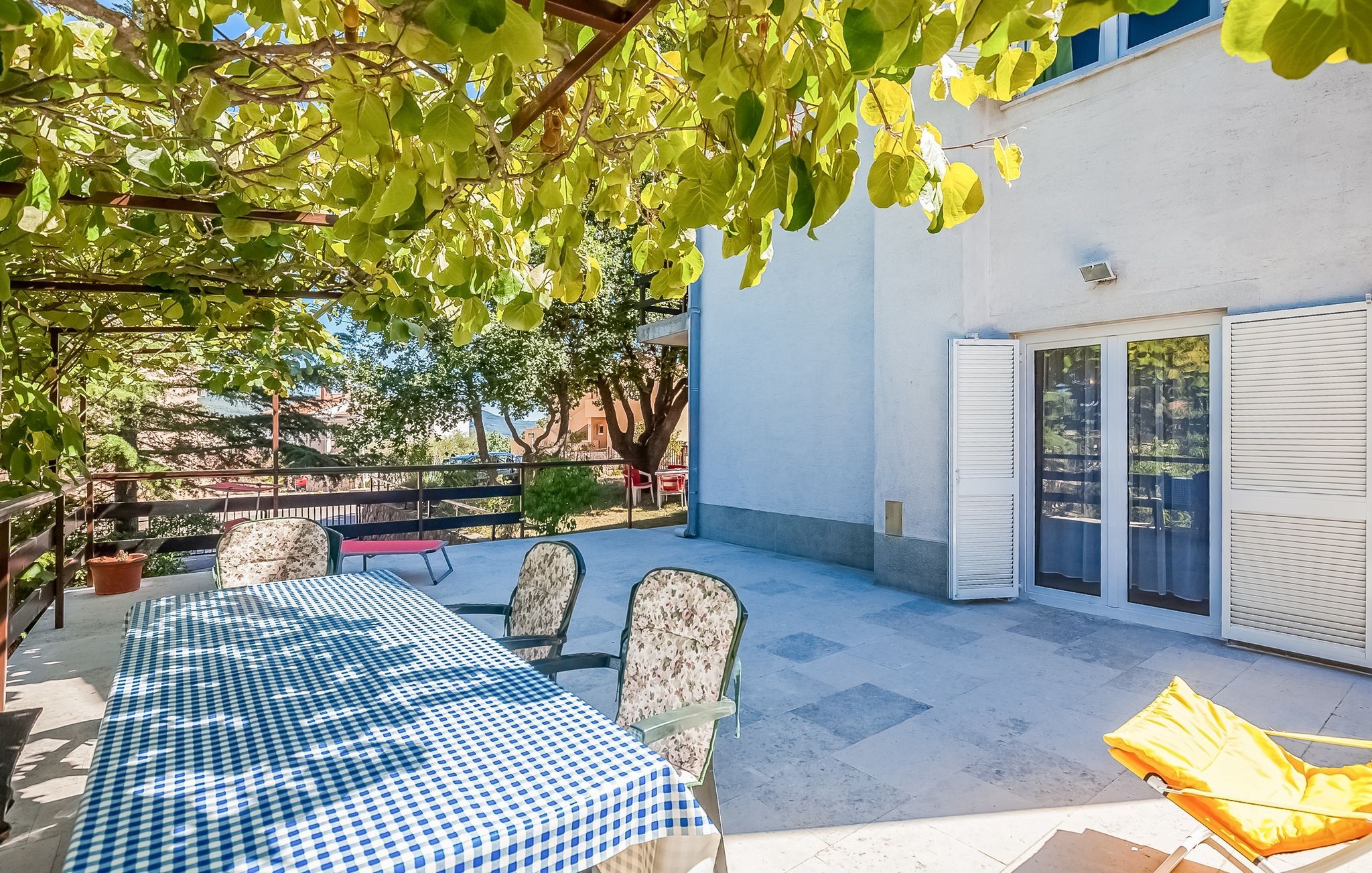 Three bedroom house with terrace Kornić, Krk  K