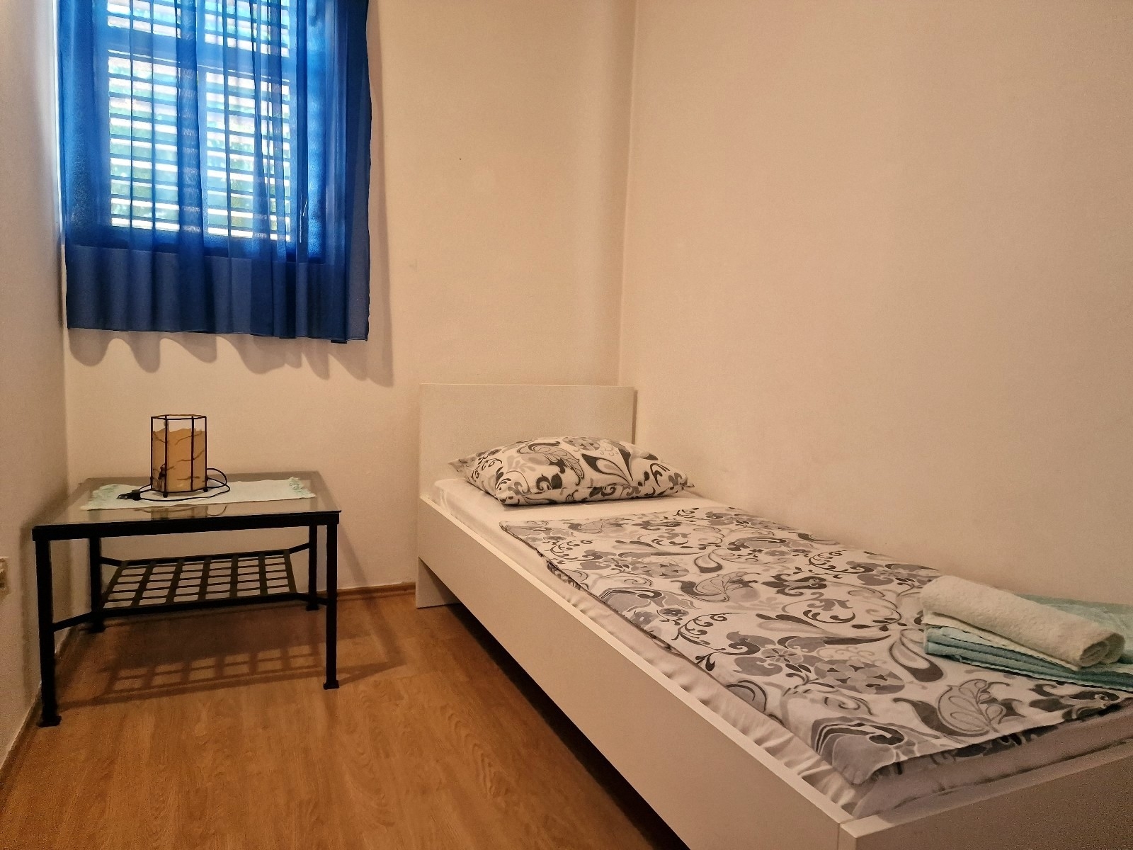 Two bedroom apartment with terrace Barbat, Rab  A-a