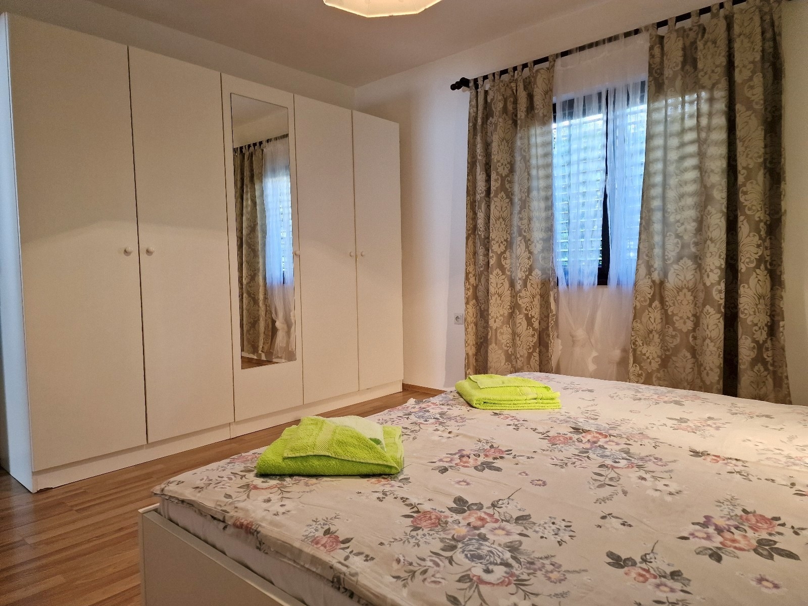 Two bedroom apartment with terrace Barbat, Rab  A-a