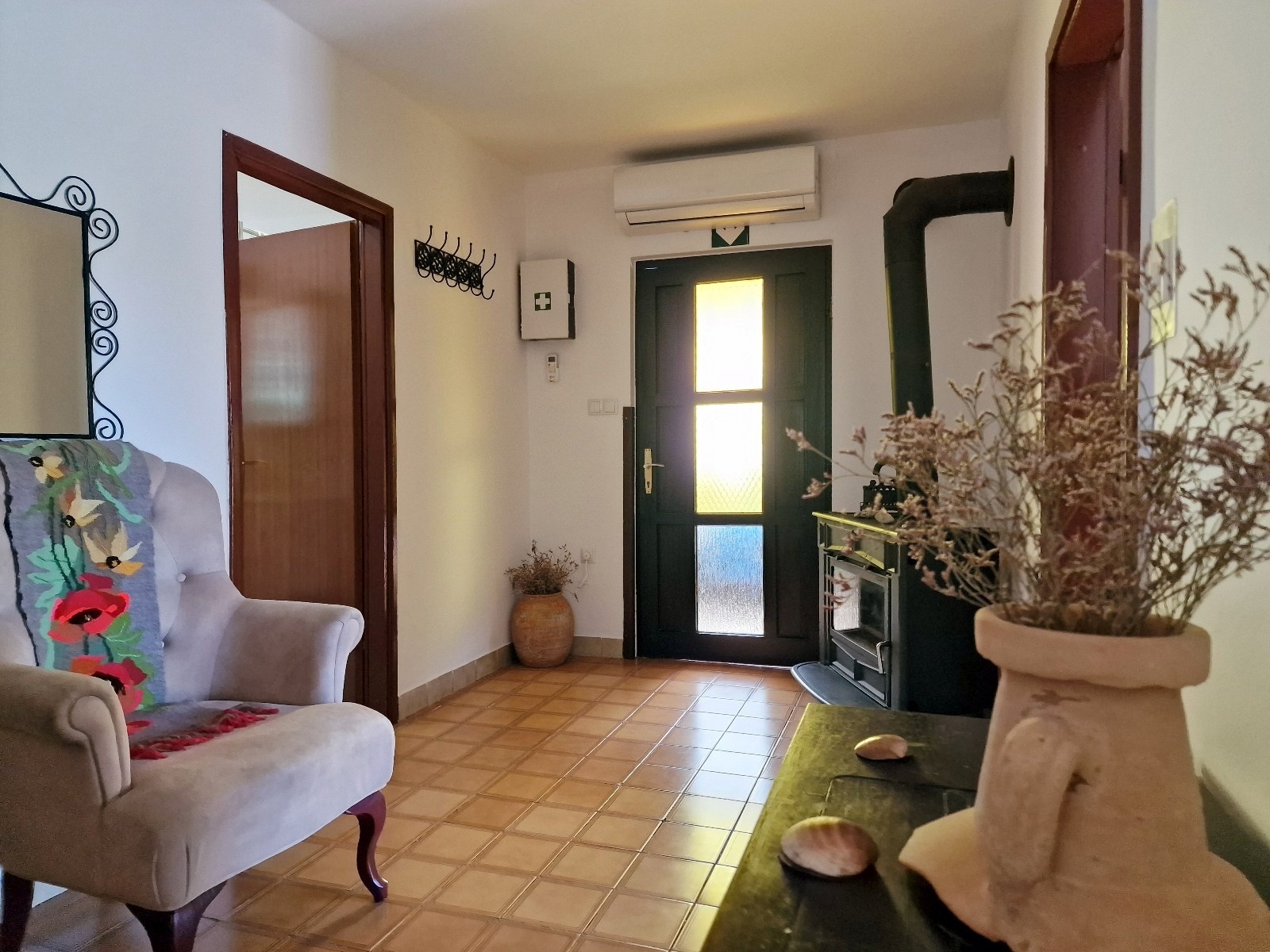 Two bedroom apartment with terrace Barbat, Rab (A-22217-a) Two bedroom apartment with terrace Barbat, Rab (A-22217-a)
