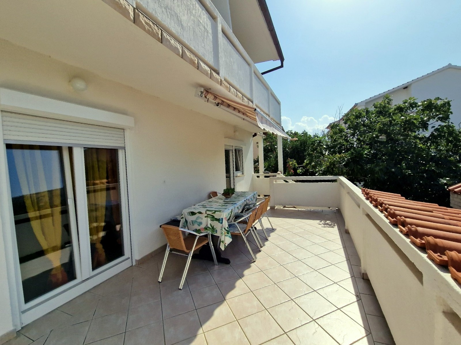 Two bedroom apartment with terrace Barbat, Rab  A-a