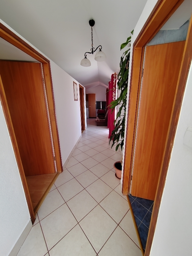 Two bedroom apartment with terrace and sea view Barbat, Rab  A-c