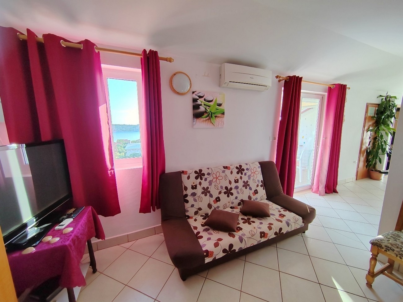 Two bedroom apartment with terrace and sea view Barbat, Rab (A-22217-c) Two bedroom apartment with terrace and sea view Barbat, Rab (A-22217-c)